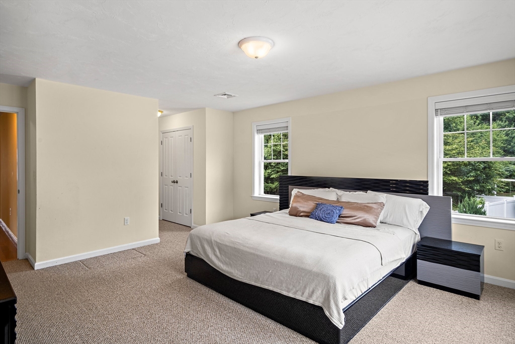 Rockland, Massachusetts, 02370, United States, 4 Bedrooms Bedrooms, ,3 BathroomsBathrooms,Residential,For Sale,1898711