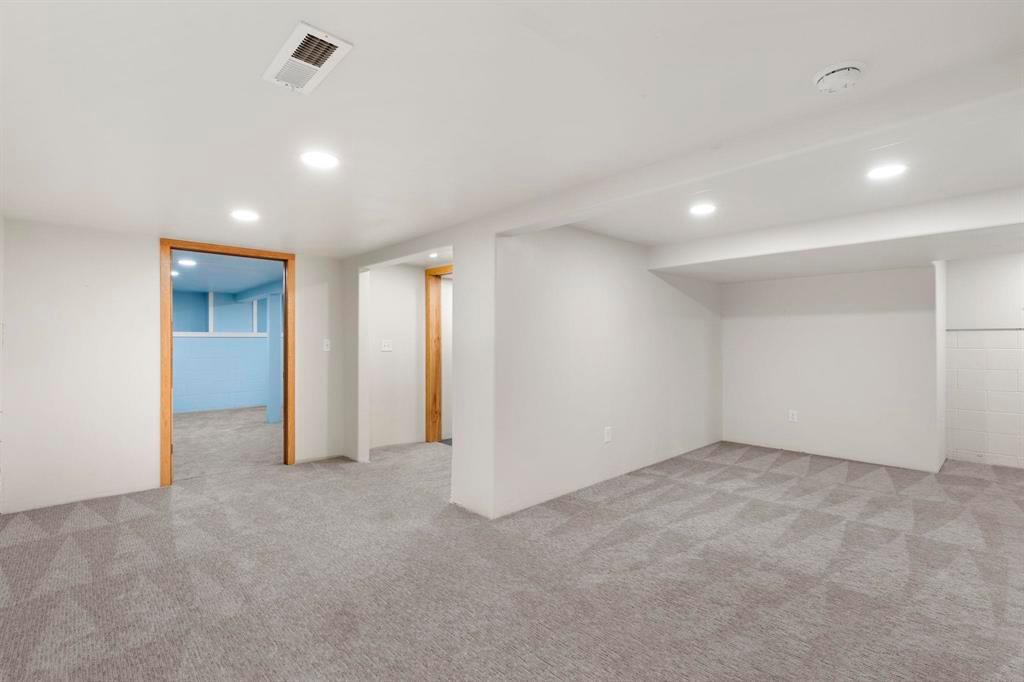 Durango, Colorado, 81301, United States, 3 Bedrooms Bedrooms, ,2 BathroomsBathrooms,Residential,For Sale,1947970