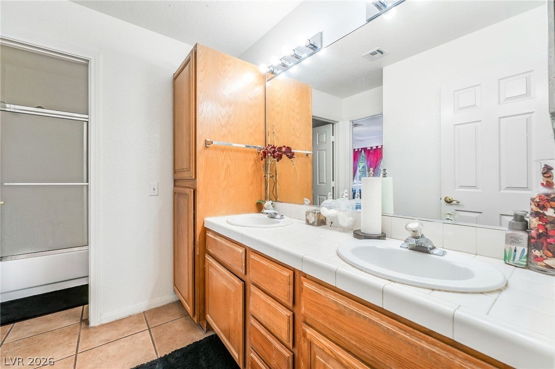 Henderson, Nevada, 89014, United States, 4 Bedrooms Bedrooms, ,3 BathroomsBathrooms,Residential,For Sale,2028376