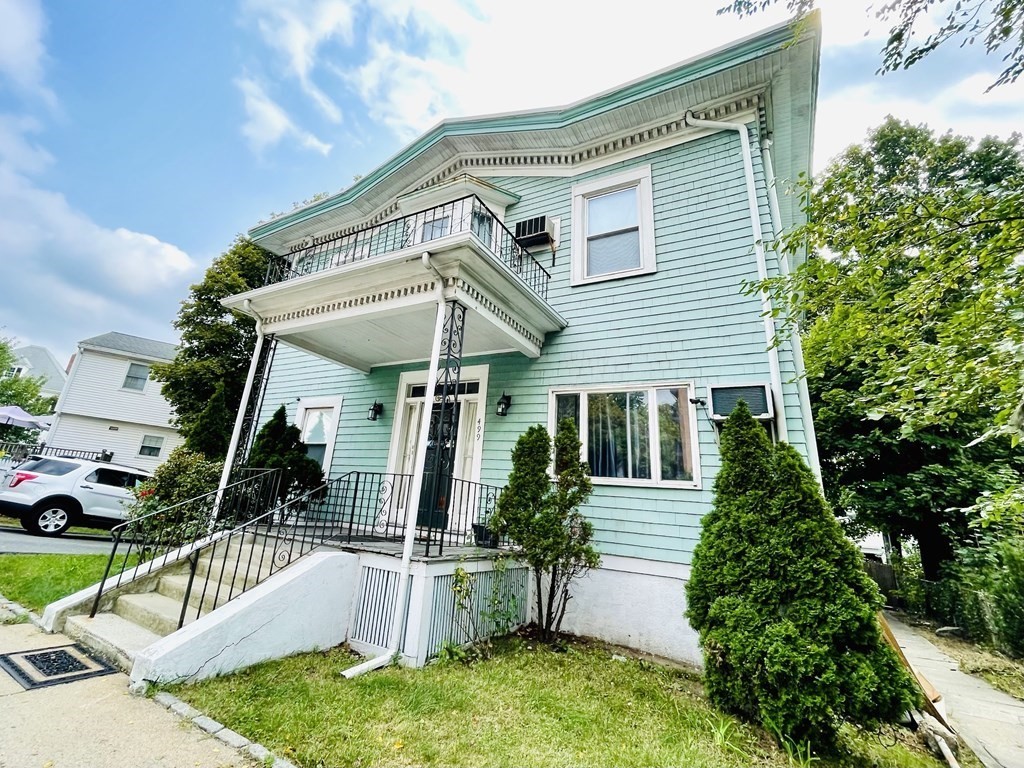 499 Salem St, Medford, Massachusetts, 02155, United States, 4 Bedrooms Bedrooms, ,3 BathroomsBathrooms,Residential,For Sale,499 Salem St,1011019