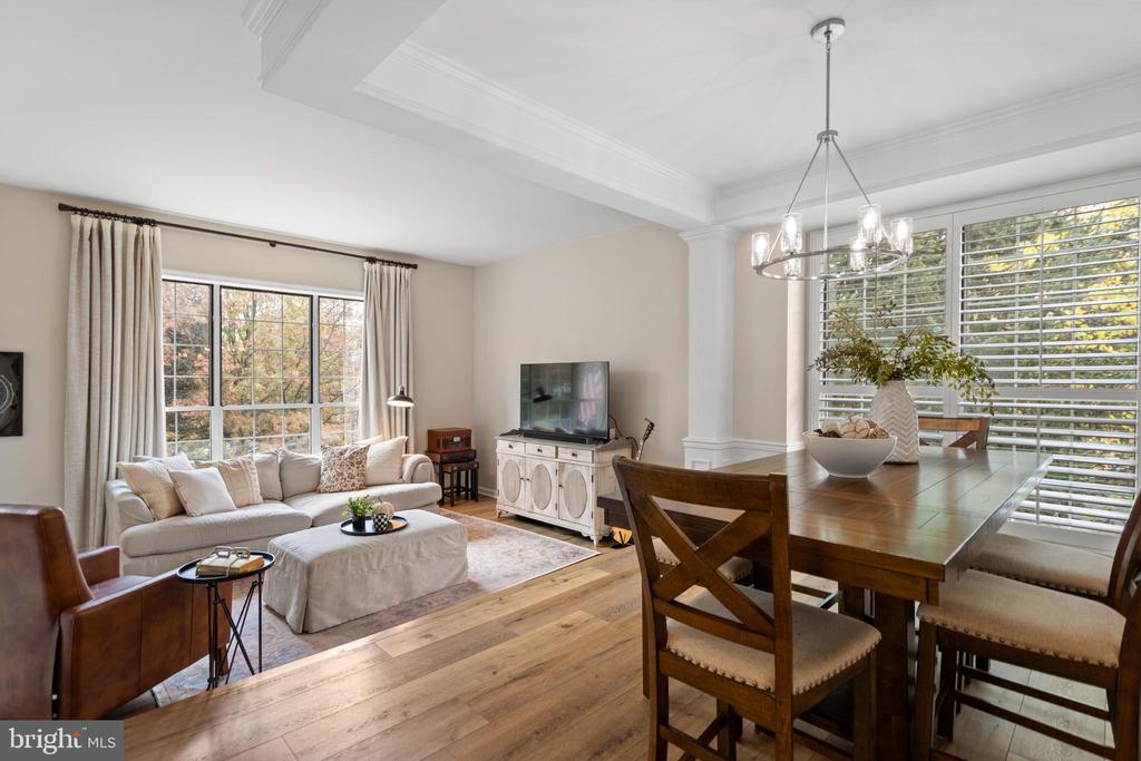 Sterling, Virginia, 20165, United States, 3 Bedrooms Bedrooms, ,4 BathroomsBathrooms,Residential,For Sale,1984617