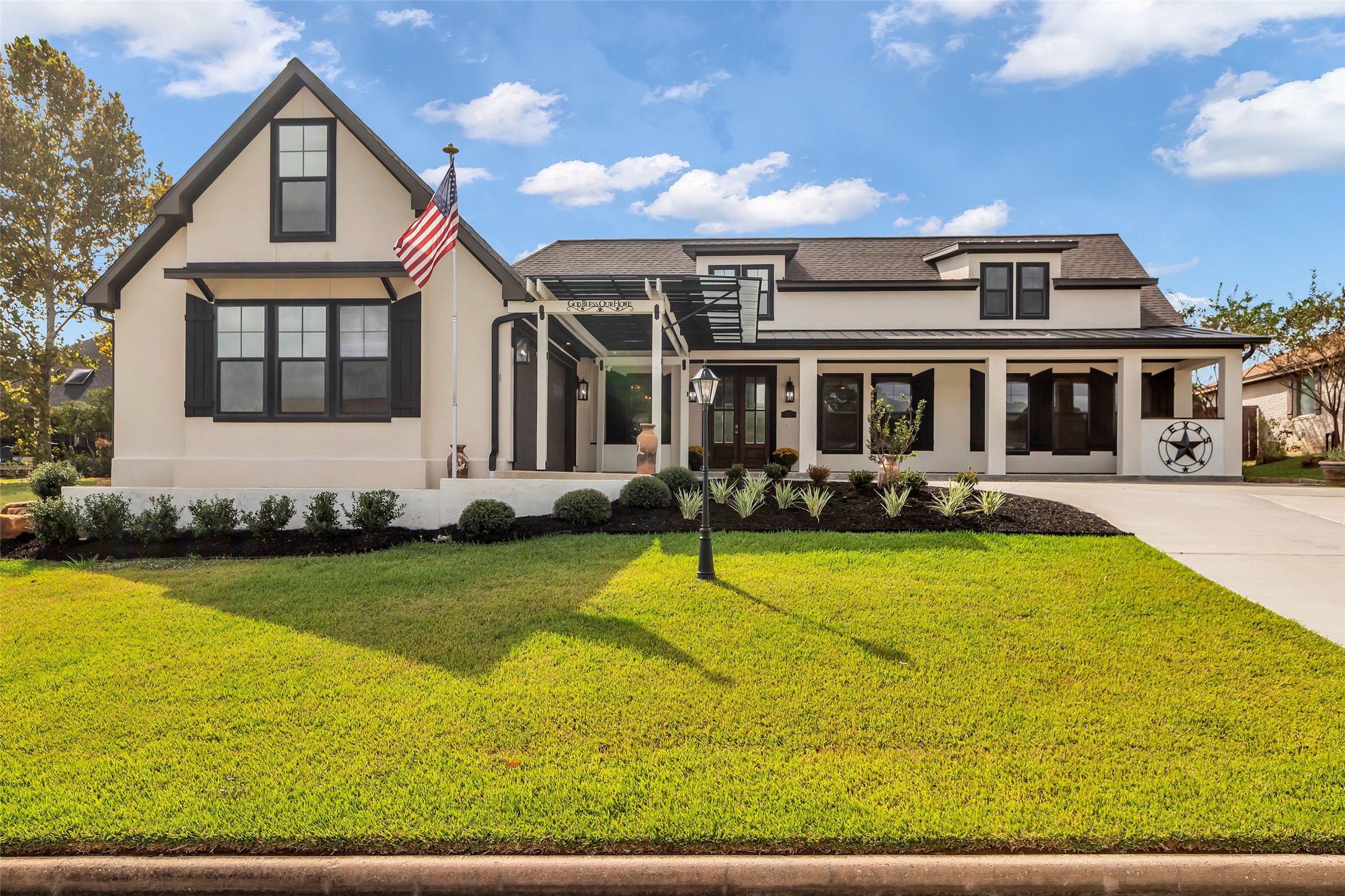 Montgomery, Texas, 77356, United States, 4 Bedrooms Bedrooms, ,4 BathroomsBathrooms,Residential,For Sale,1989198