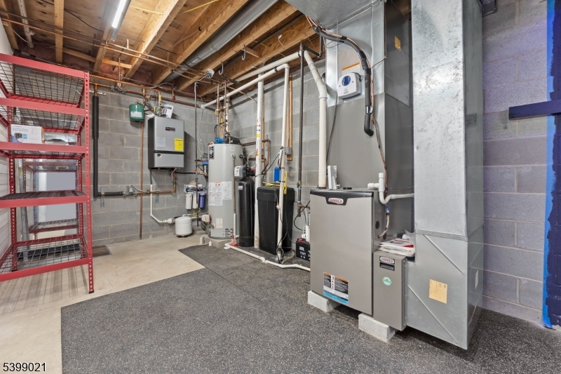 Lafayette Twp., New Jersey, 07848, United States, 5 Bedrooms Bedrooms, ,4 BathroomsBathrooms,Residential,For Sale,2003024