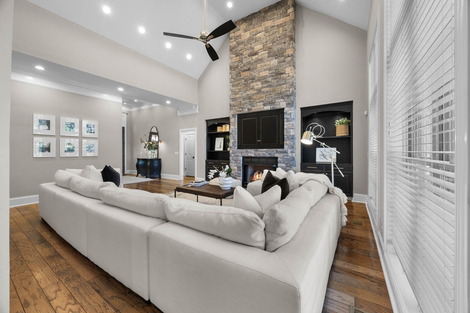 Clarksville, Tennessee, 37043, United States, 4 Bedrooms Bedrooms, ,5 BathroomsBathrooms,Residential,For Sale,1997798