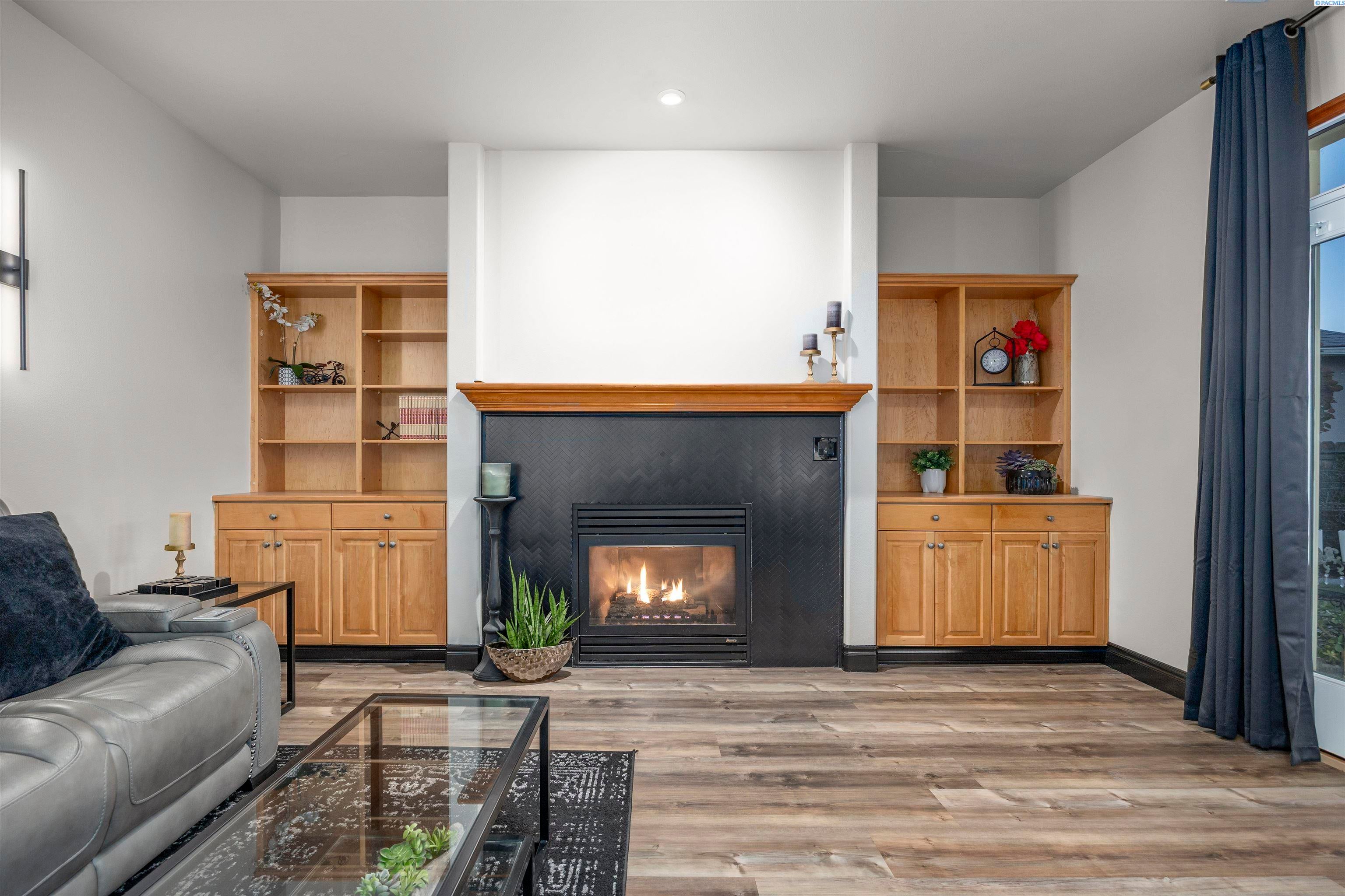 Kennewick, Washington, 99337, United States, 3 Bedrooms Bedrooms, ,3 BathroomsBathrooms,Residential,For Sale,1981093