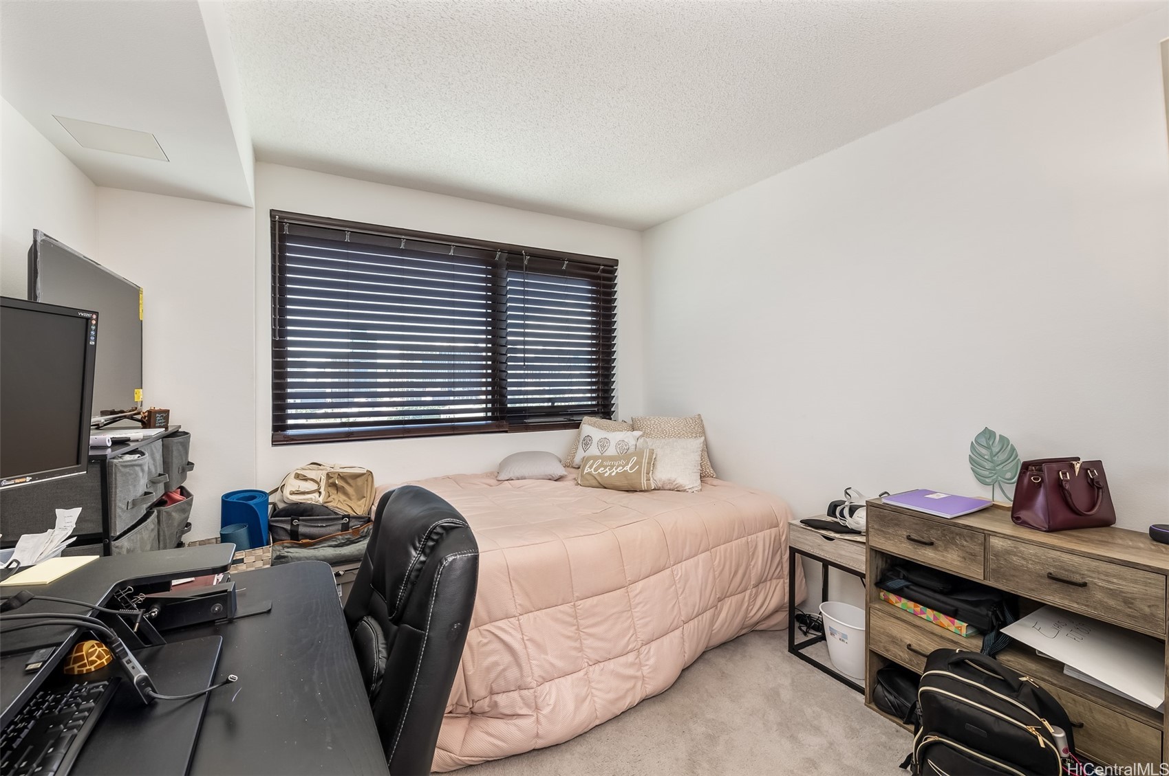 Honolulu, Hawaii, 96813, United States, 2 Bedrooms Bedrooms, ,2 BathroomsBathrooms,Residential,For Sale,1988310