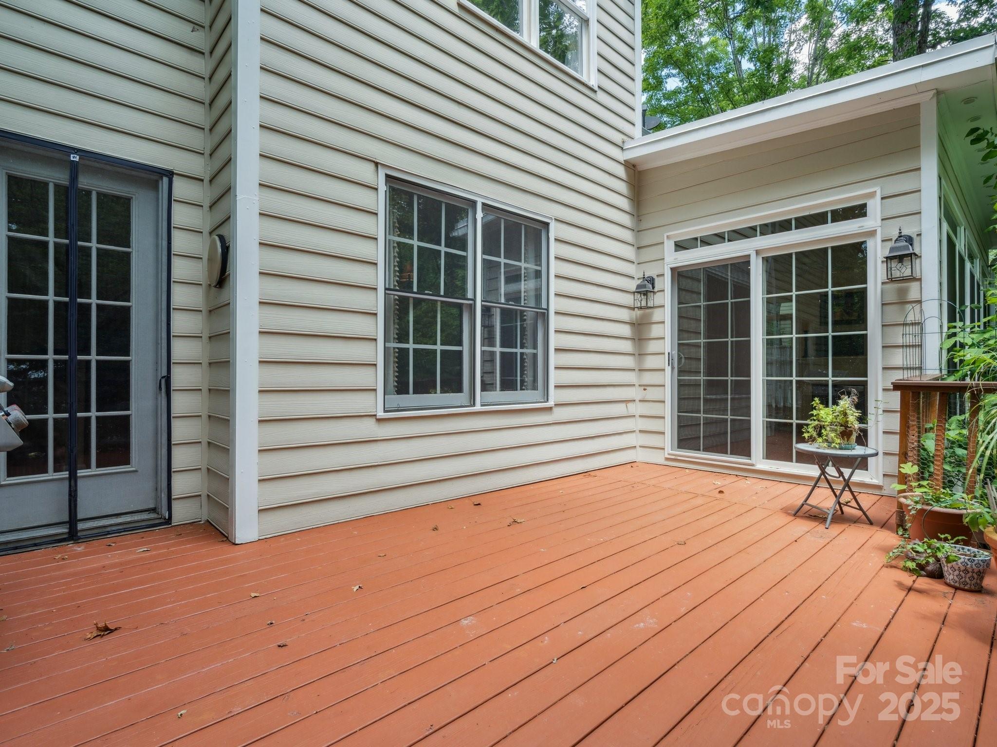 Matthews, North Carolina, 28105, United States, 5 Bedrooms Bedrooms, ,4 BathroomsBathrooms,Residential,For Sale,1905992