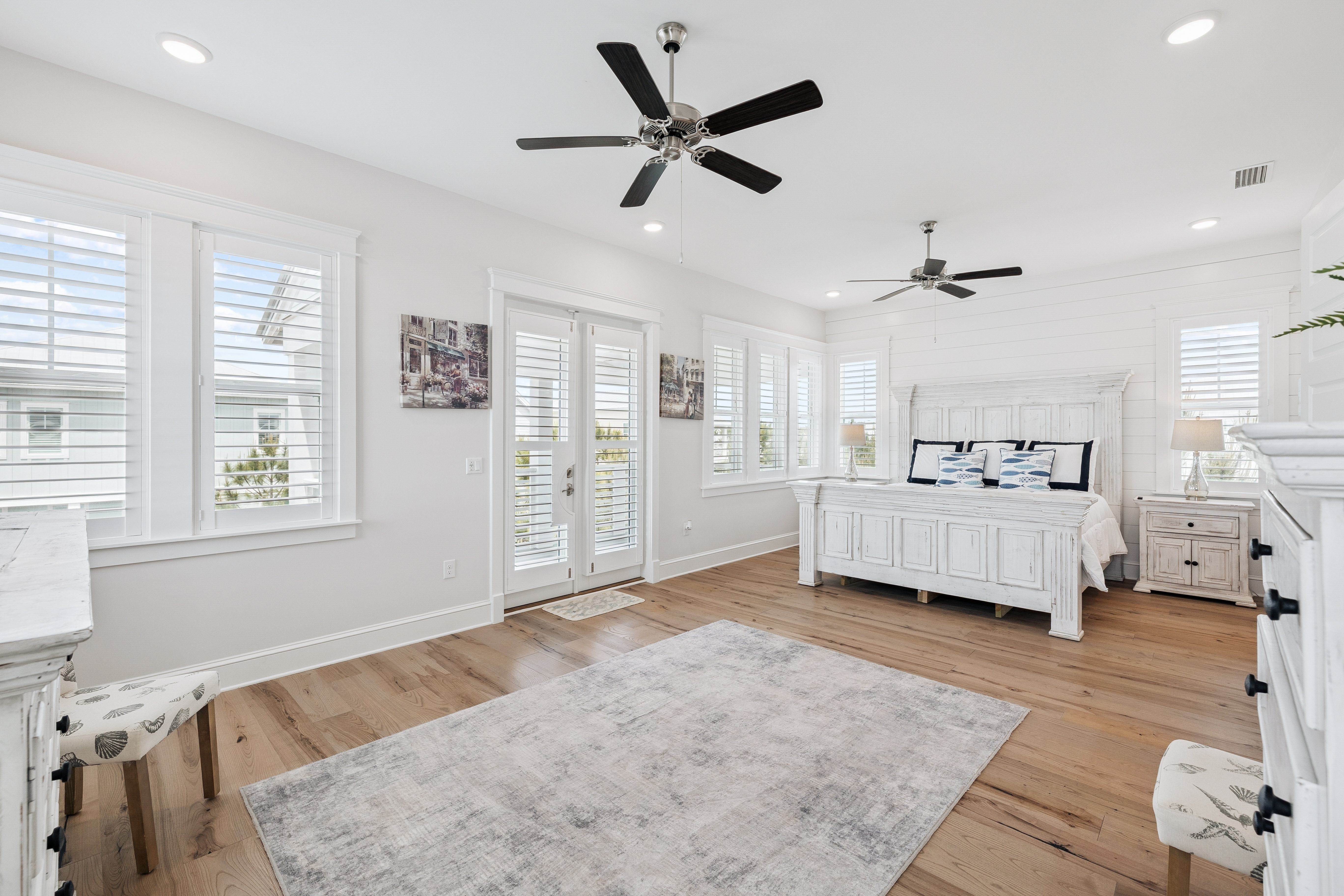  Spacious 3-Level Home With Elevator & Steps to Community Pool - 物件實景