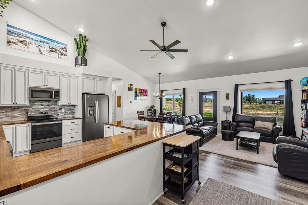 Council, Idaho, 83612, United States, 3 Bedrooms Bedrooms, ,3 BathroomsBathrooms,Residential,For Sale,1870471