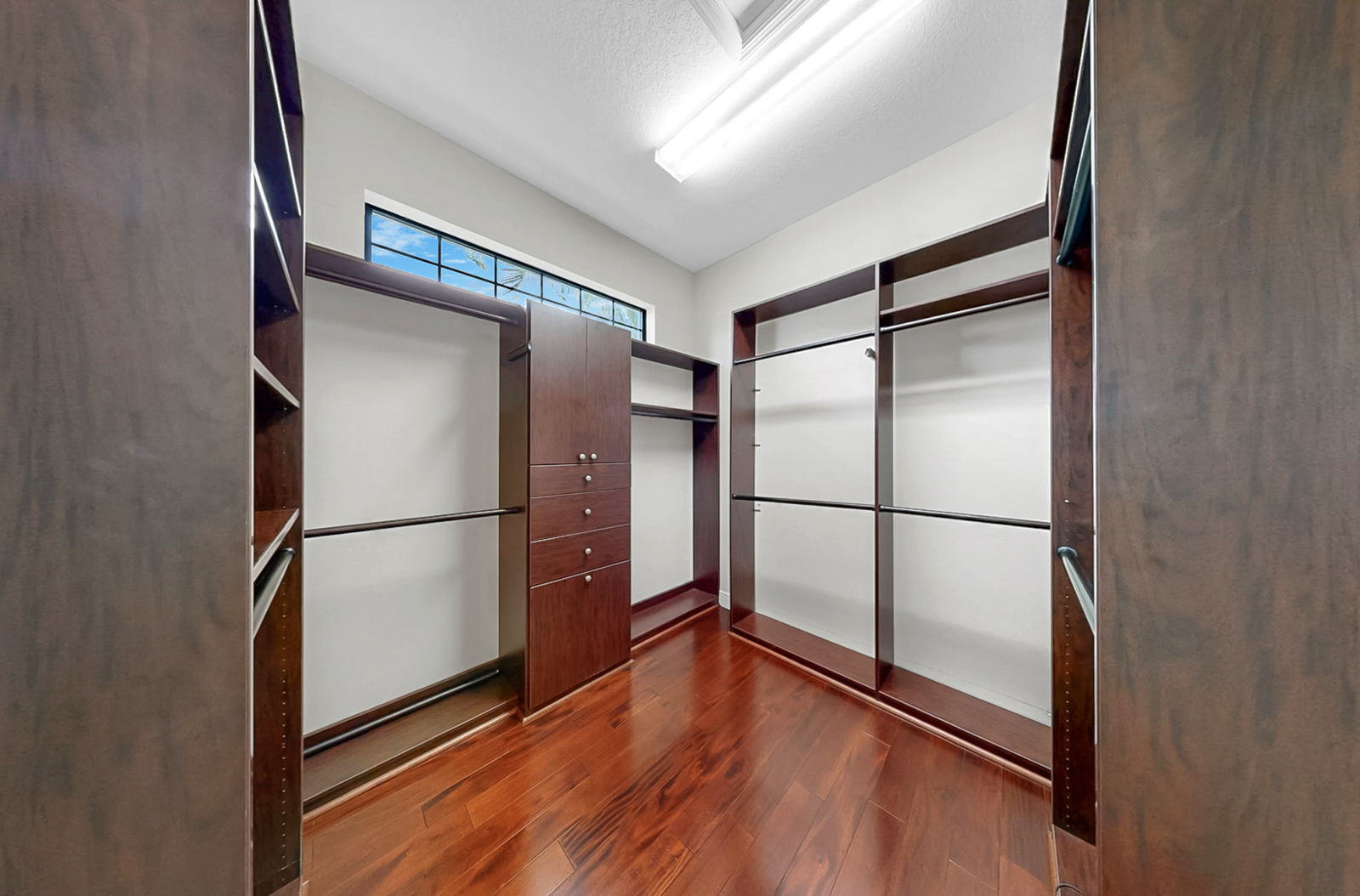 Apollo Beach, Florida, 33572, United States, 4 Bedrooms Bedrooms, ,5 BathroomsBathrooms,Residential,For Sale,1983999