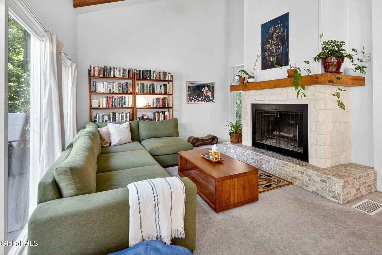 Valatie, New York, 12184, United States, 5 Bedrooms Bedrooms, ,3 BathroomsBathrooms,Residential,For Sale,1924980