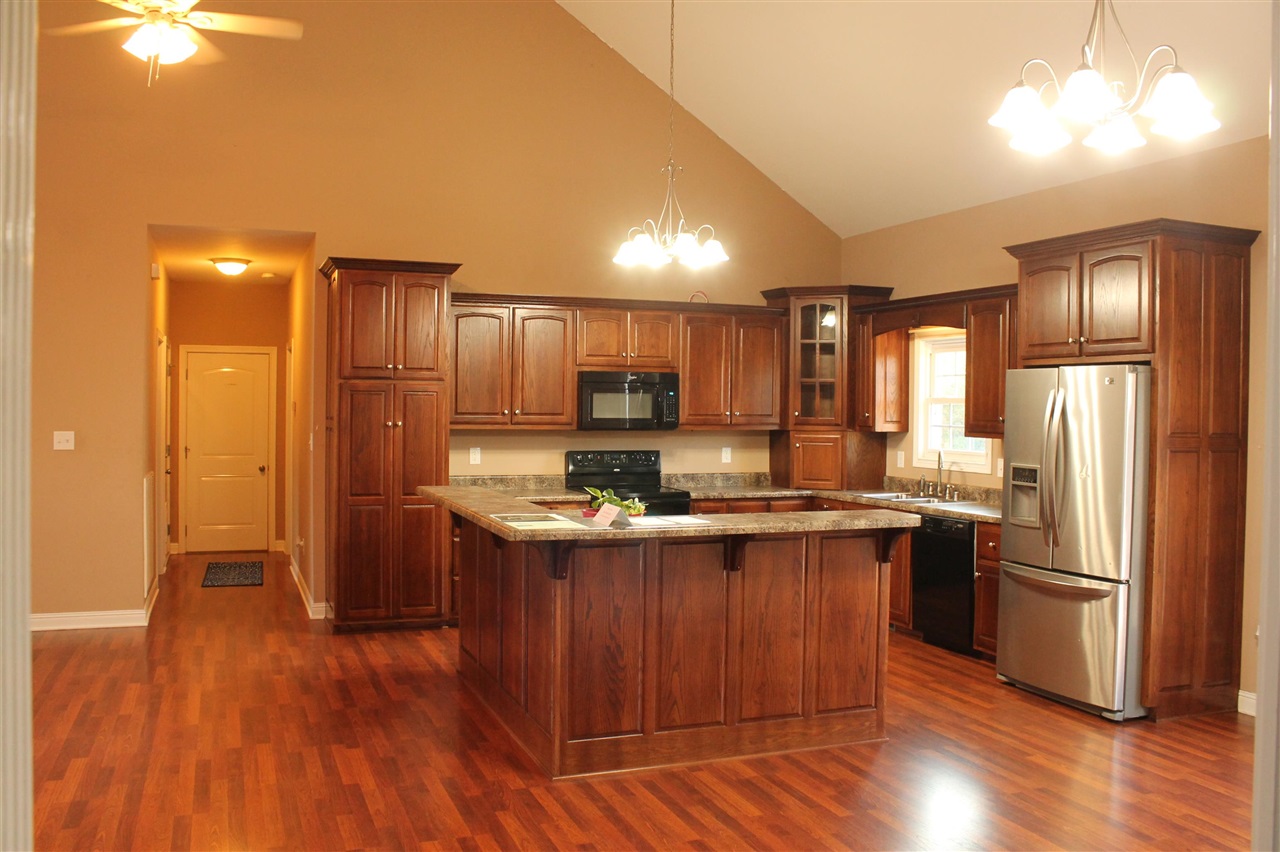 Bowling Green, Kentucky, 42101, United States, 3 Bedrooms Bedrooms, ,2 BathroomsBathrooms,Residential,For Sale,1838101
