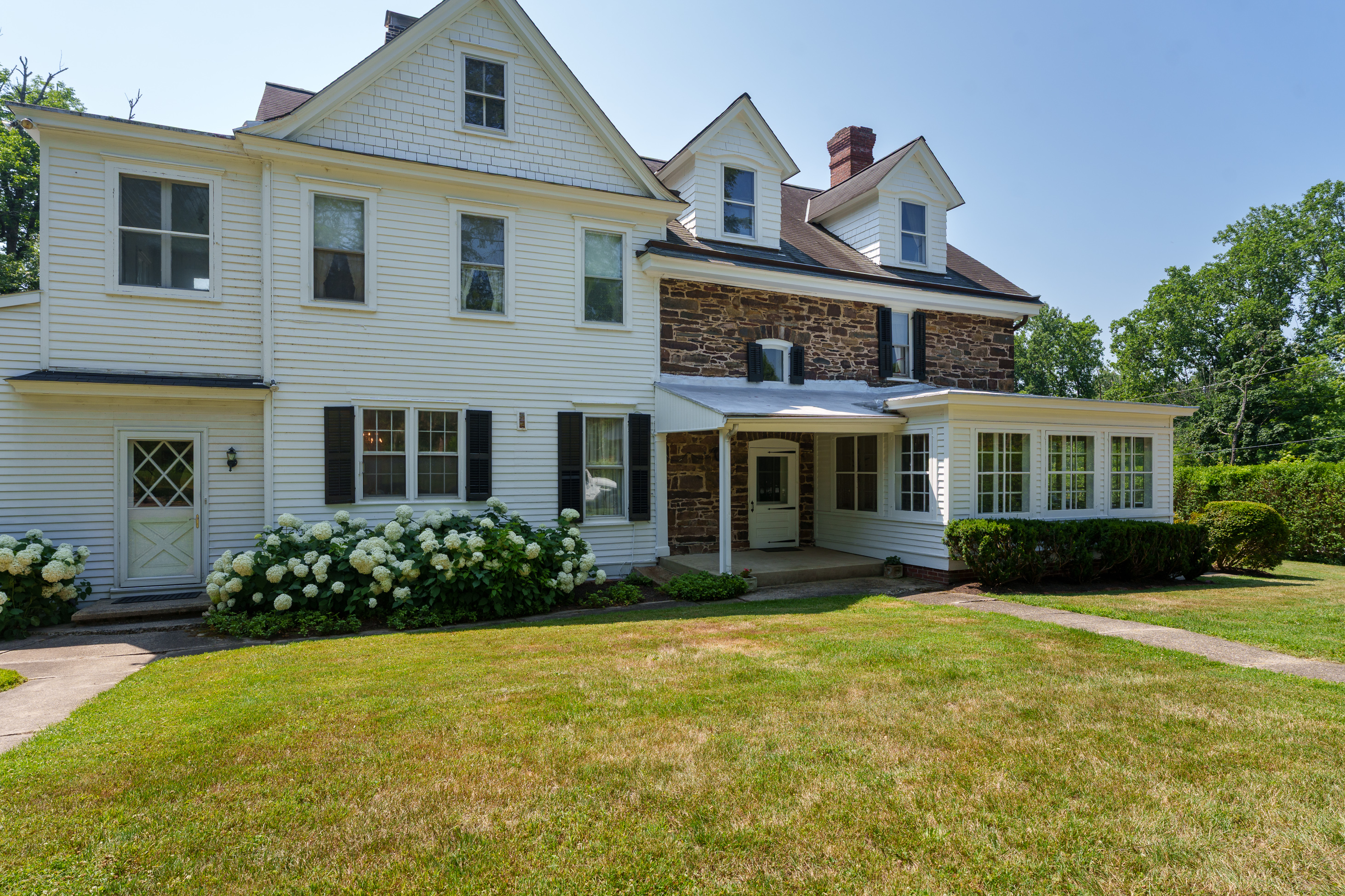  Historic Elegance Meets Everyday Living on Two Beautiful Acres - 物件實景