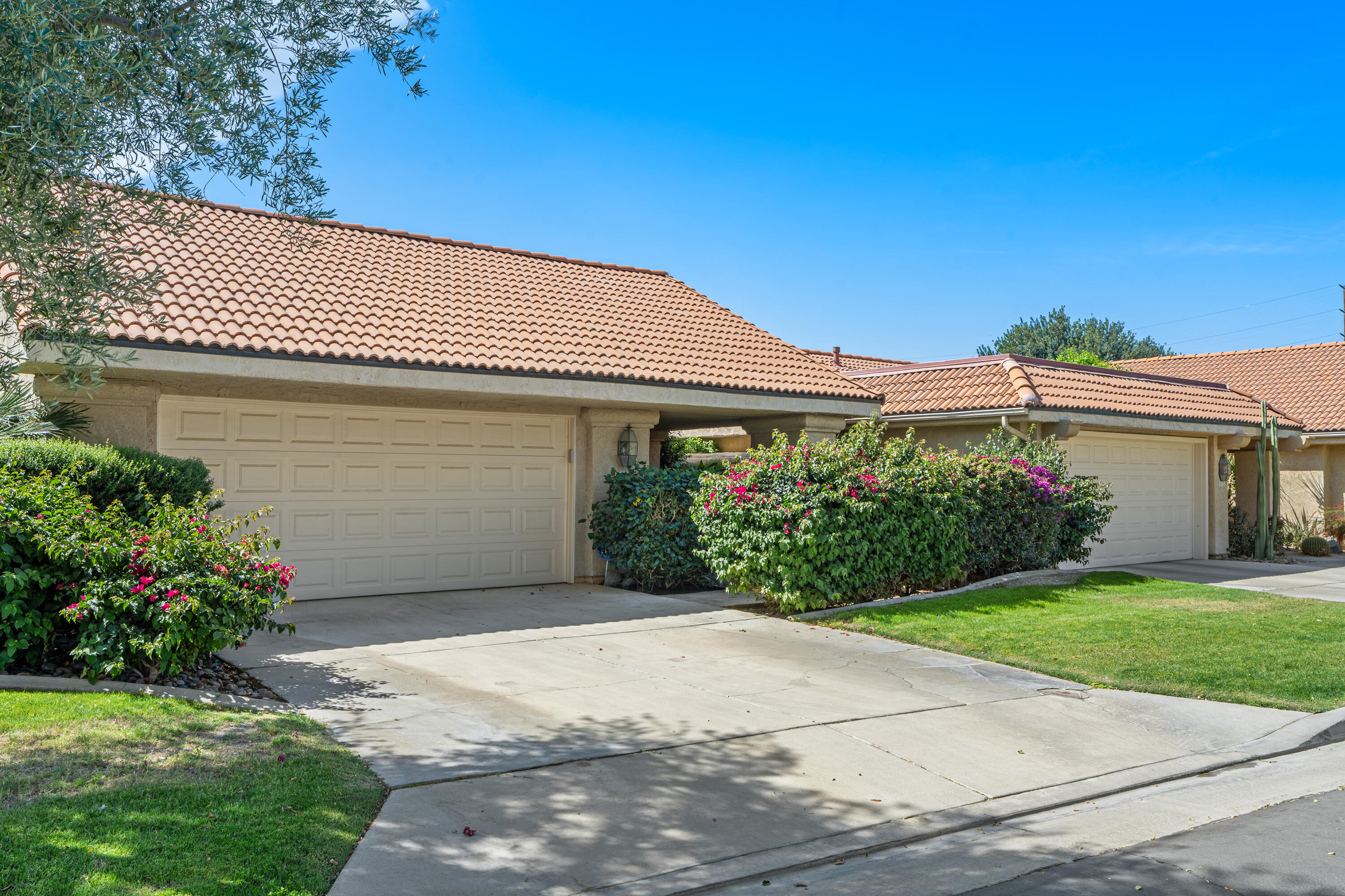 Palm Desert, California, 92260, United States, 3 Bedrooms Bedrooms, ,2 BathroomsBathrooms,Residential,For Sale,1874697
