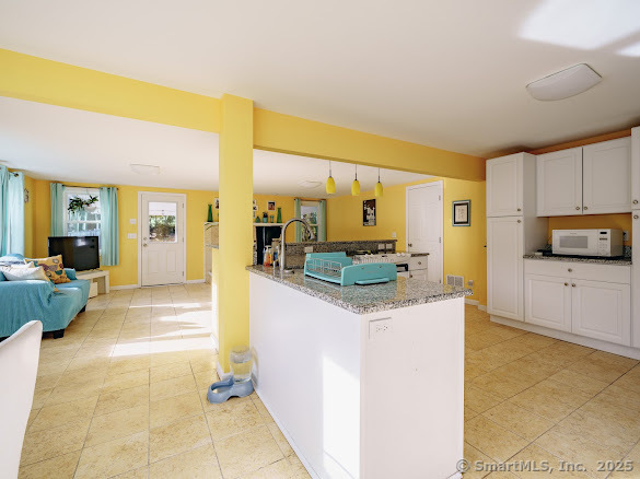 Orange, Connecticut, 06477, United States, 2 Bedrooms Bedrooms, ,2 BathroomsBathrooms,Residential,For Sale,1867599