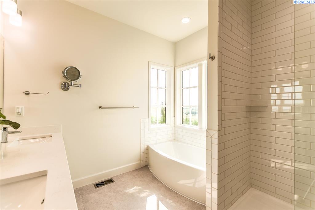 Pullman, Washington, 99163, United States, 4 Bedrooms Bedrooms, ,3 BathroomsBathrooms,Residential,For Sale,1794124