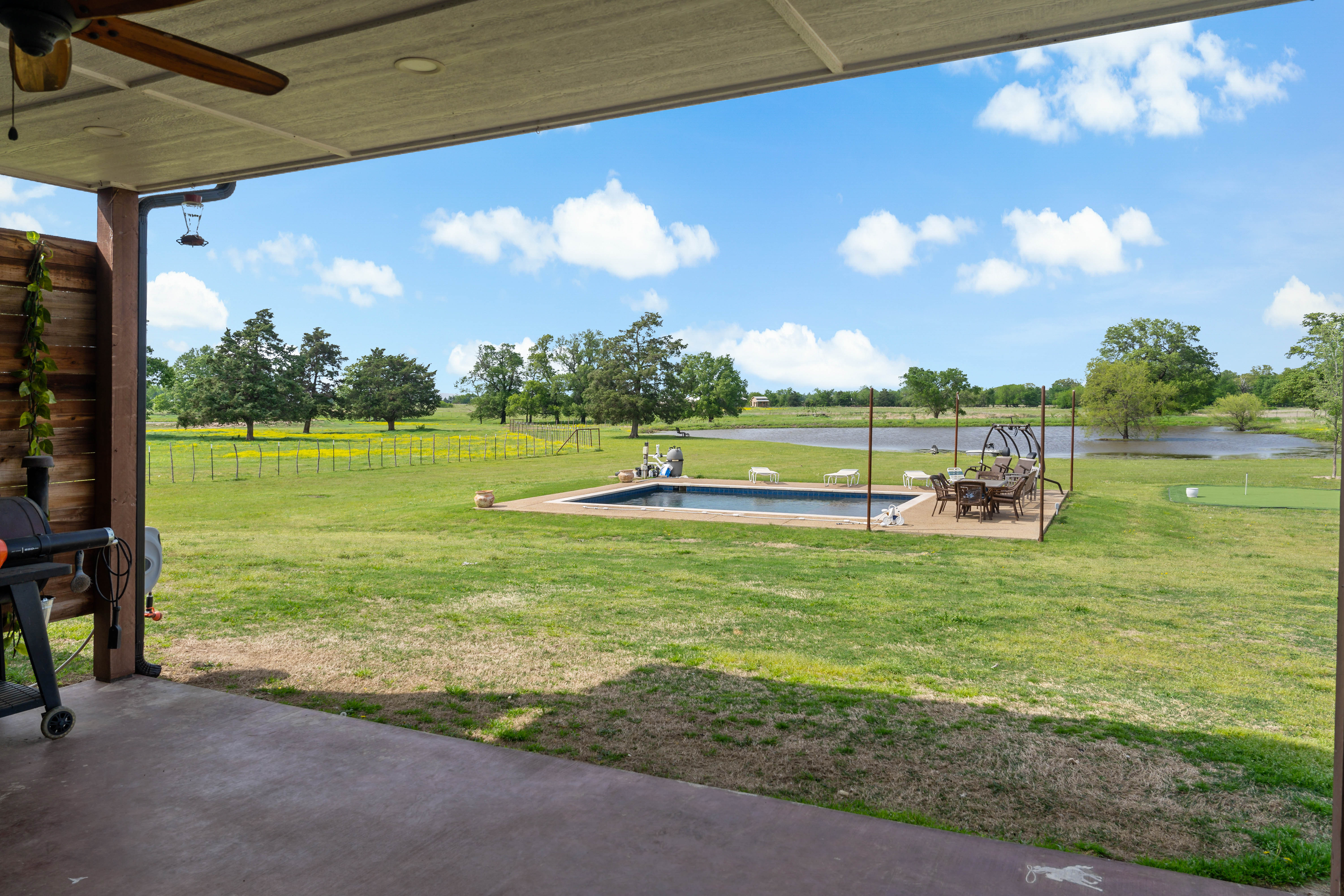 Paris, Texas, 75462, United States, 3 Bedrooms Bedrooms, ,2 BathroomsBathrooms,Residential,For Sale,1983529