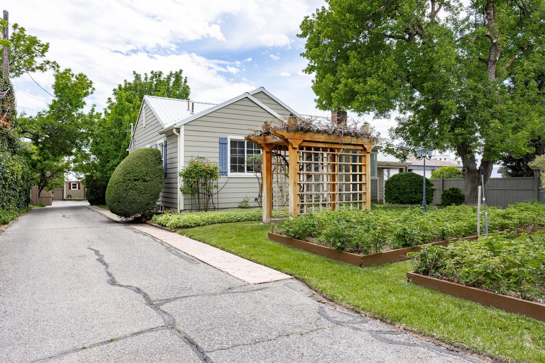  Multifamily Homestead in the Heart of Holladay - 物件實景