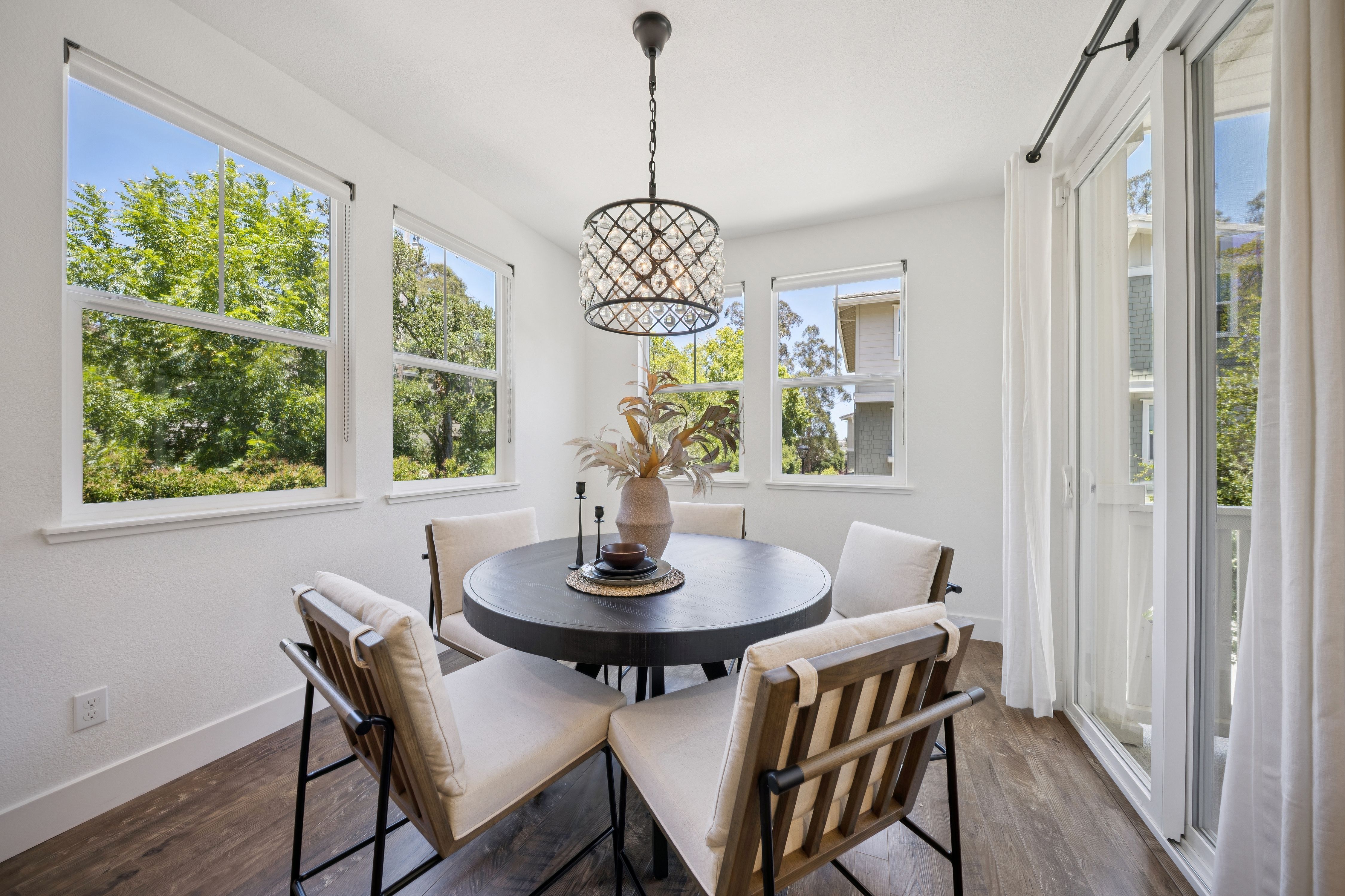 Move-in Ready Luxury Townhome - 物件實景