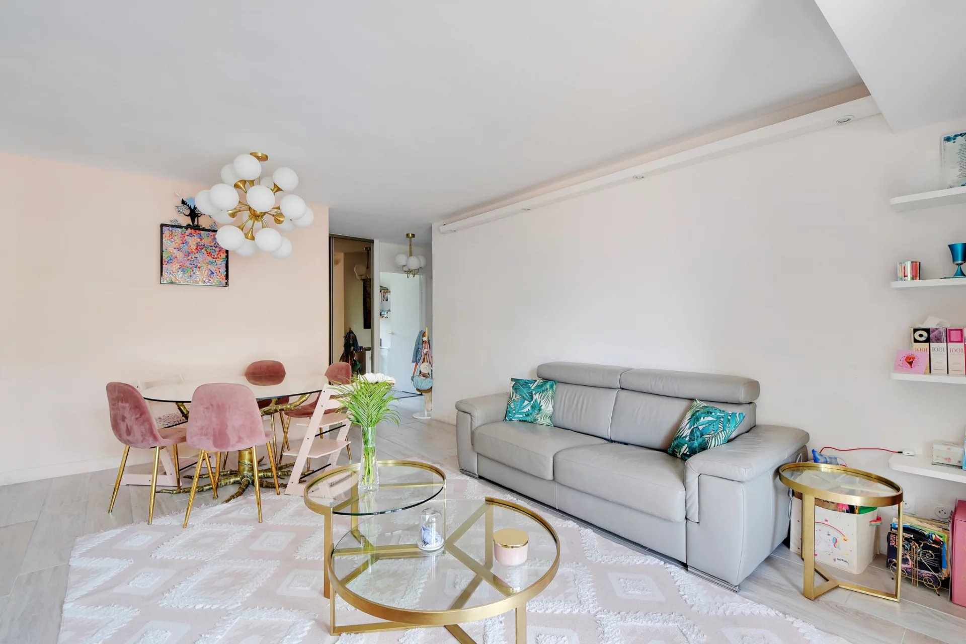 Issy-les-Moulineaux, Île-de-France, 92130, FR, 3 Bedrooms Bedrooms, ,2 BathroomsBathrooms,Residential,For Sale,1867737