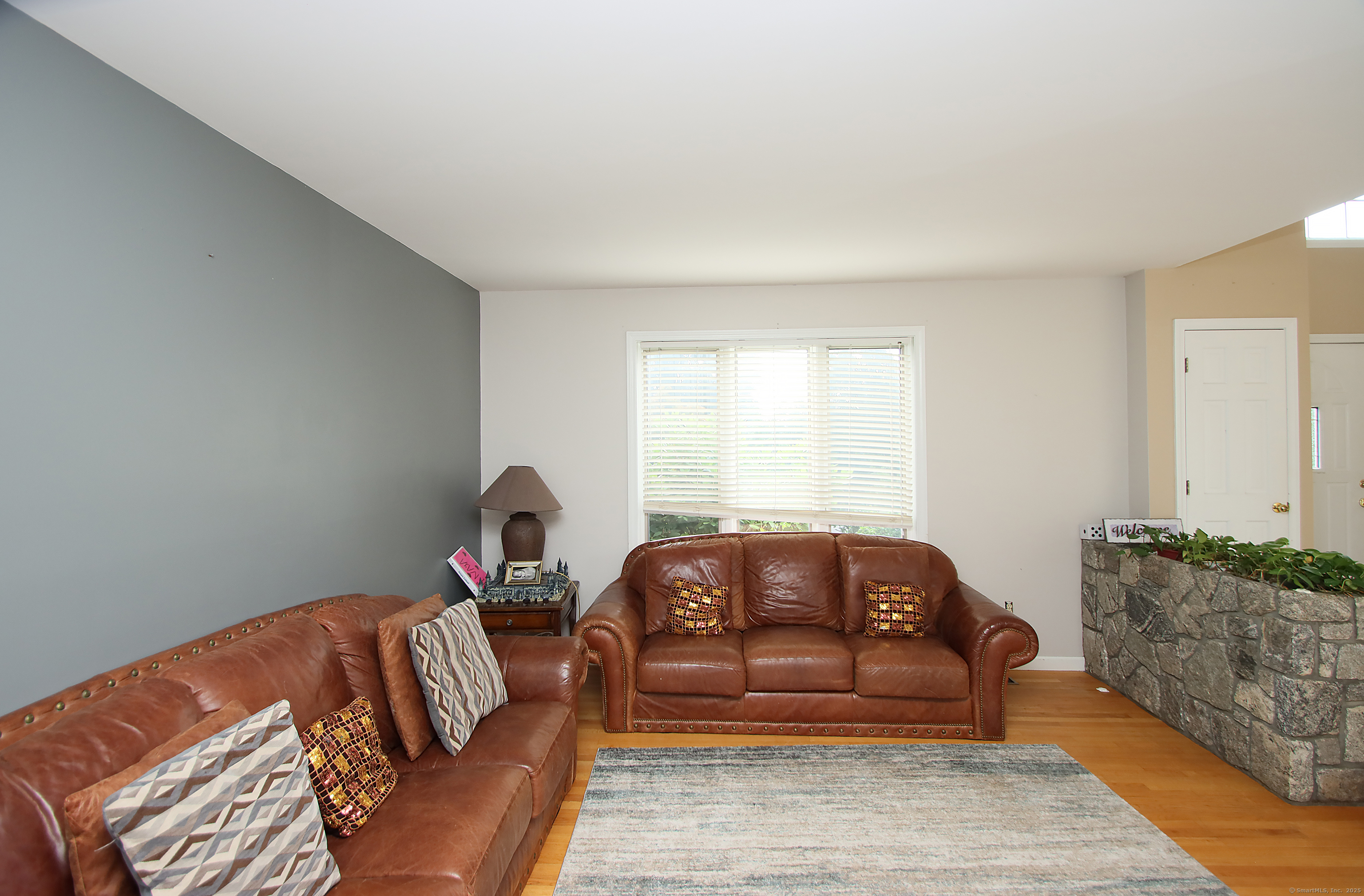 Danbury, Connecticut, 06811, United States, 4 Bedrooms Bedrooms, ,3 BathroomsBathrooms,Residential,For Sale,1947062