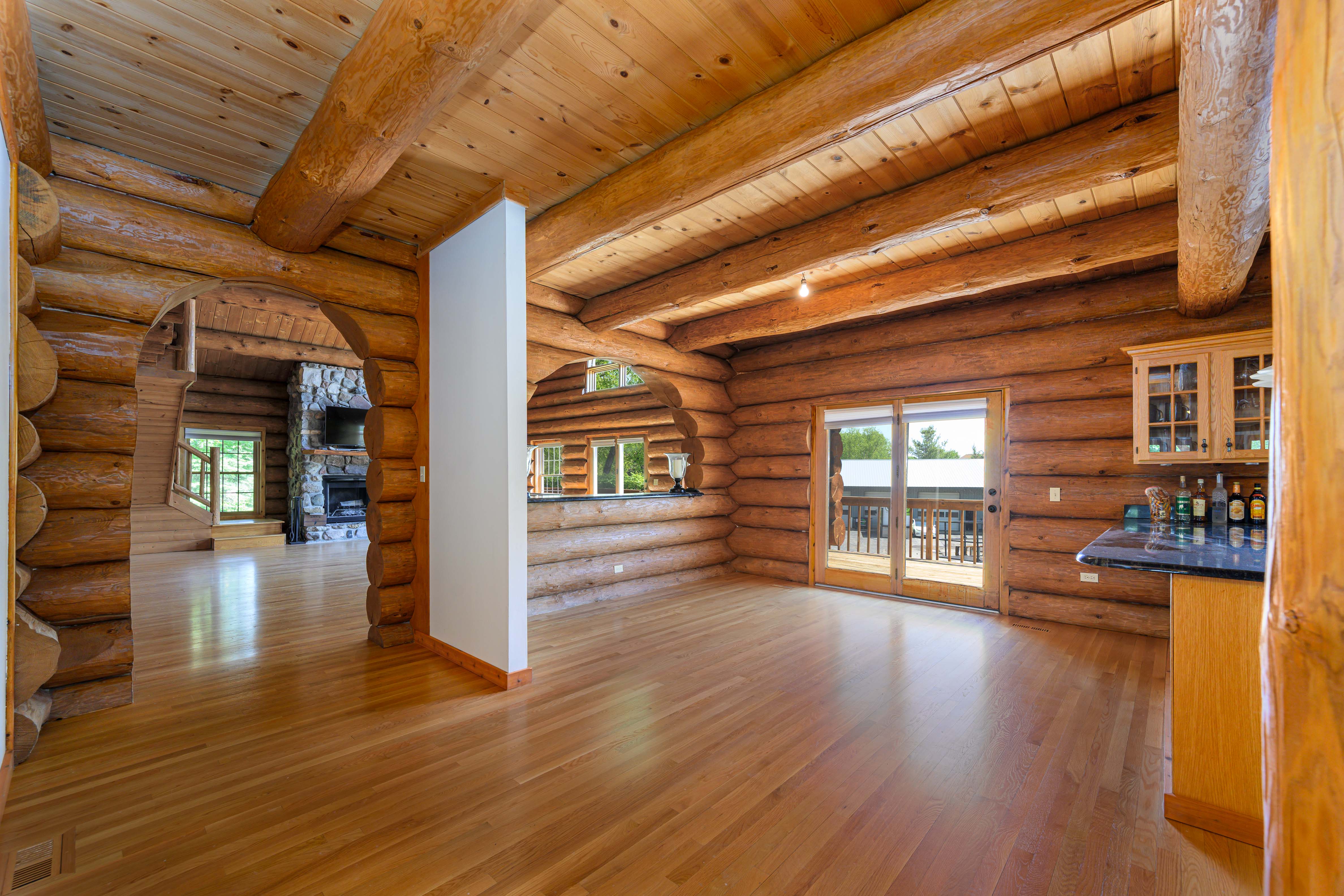  Stunning Real Log Home - 物件實景