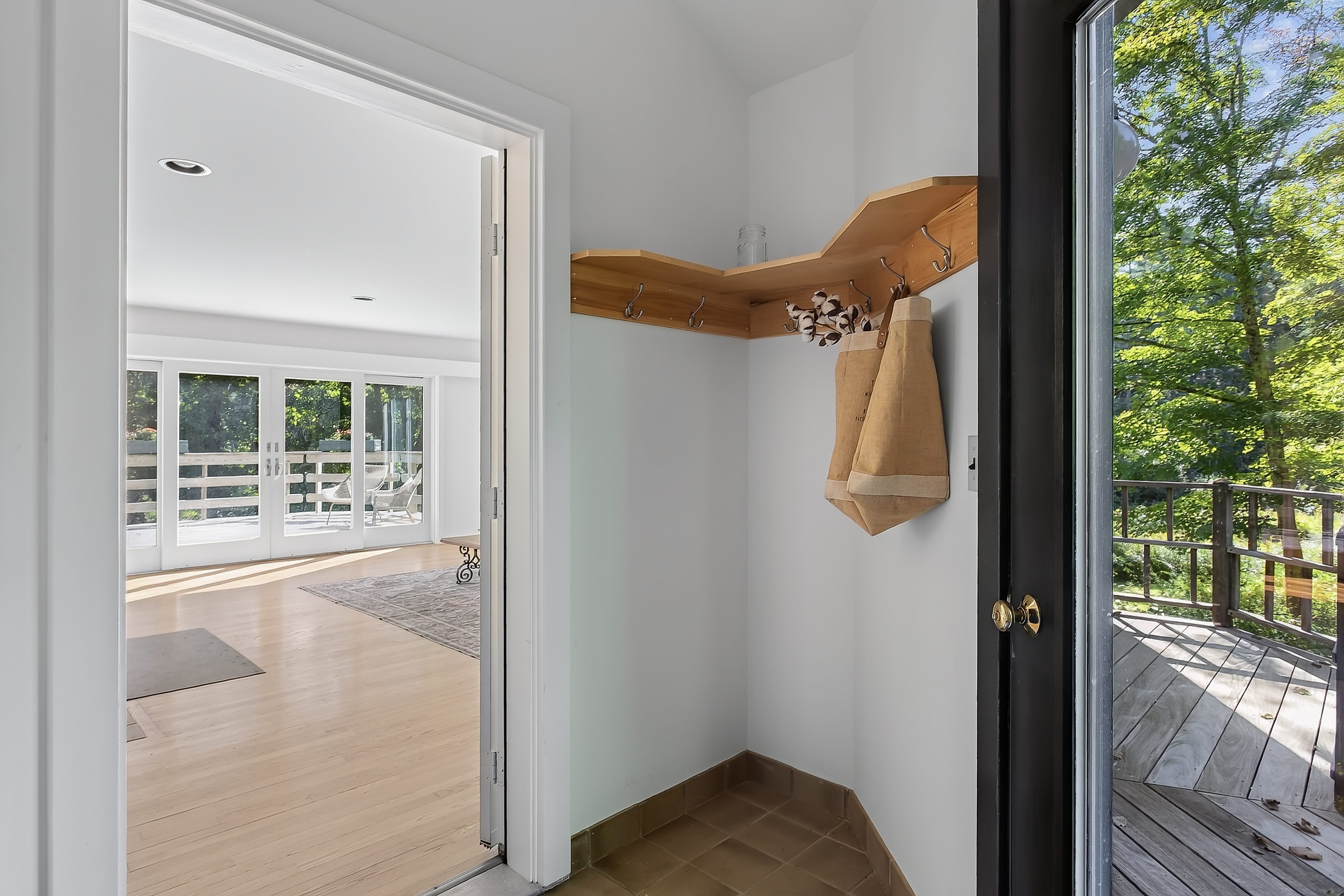  Light-Filled Contemporary Retreat Moments from Downtown - 物件實景