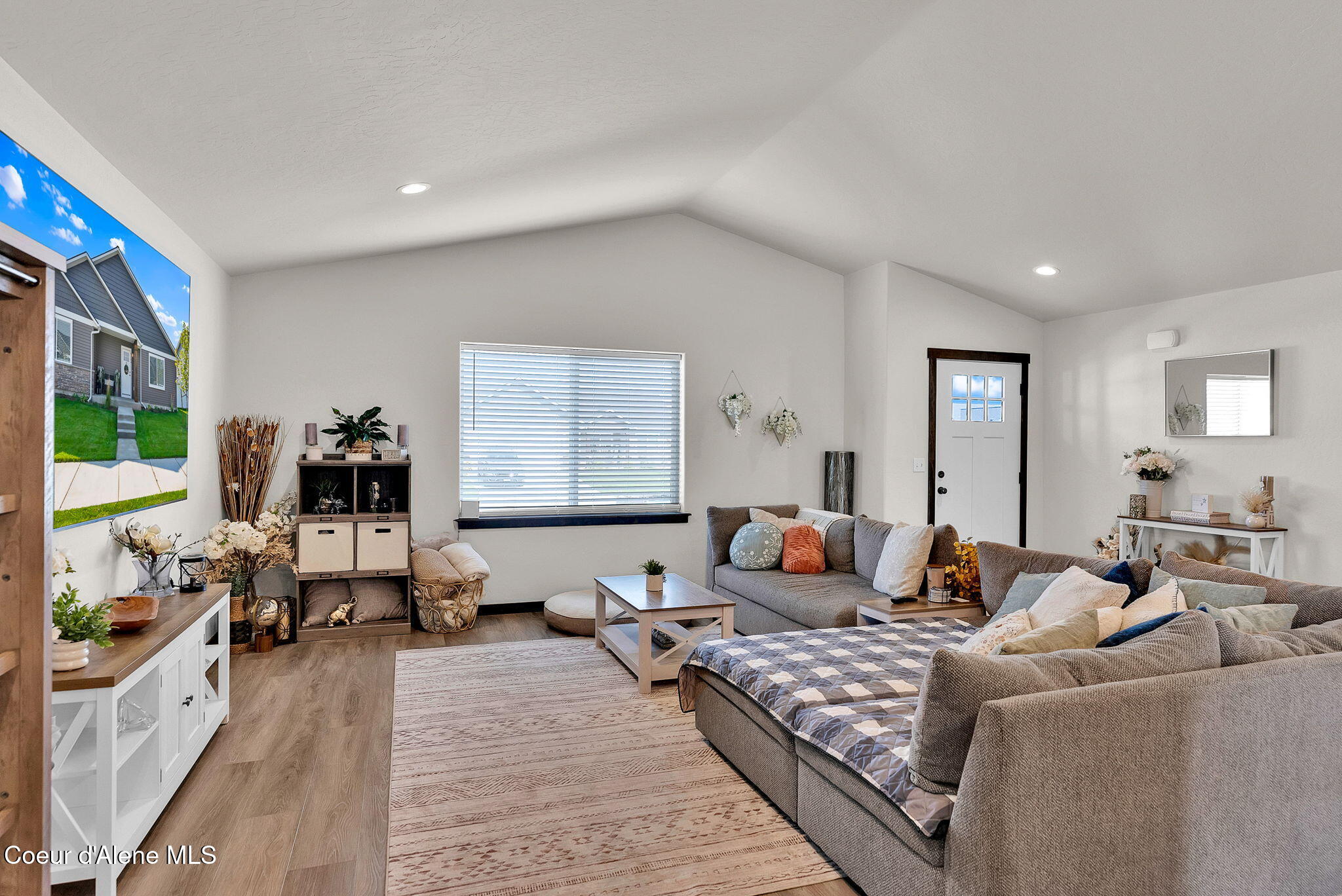 Rathdrum, Idaho, 83858, United States, 3 Bedrooms Bedrooms, ,Residential,For Sale,1942249