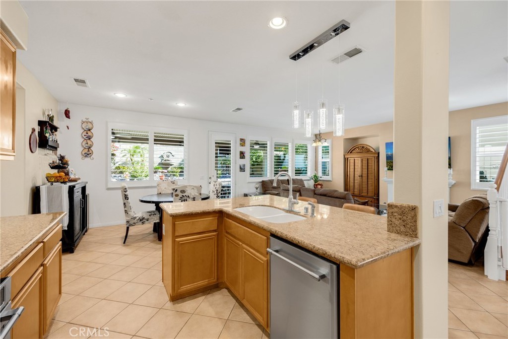 Highland, California, 92346, United States, 5 Bedrooms Bedrooms, ,4 BathroomsBathrooms,Residential,For Sale,1975200