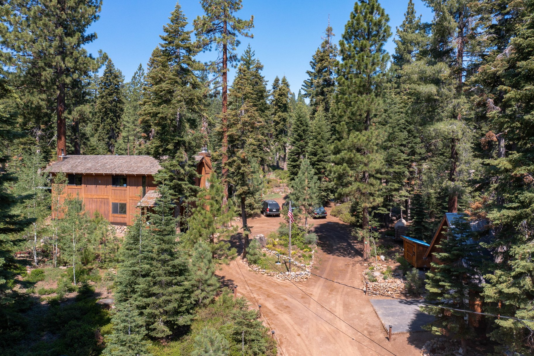  Rare, 10-acre parcel with house minutes from Tahoe City - 物件實景