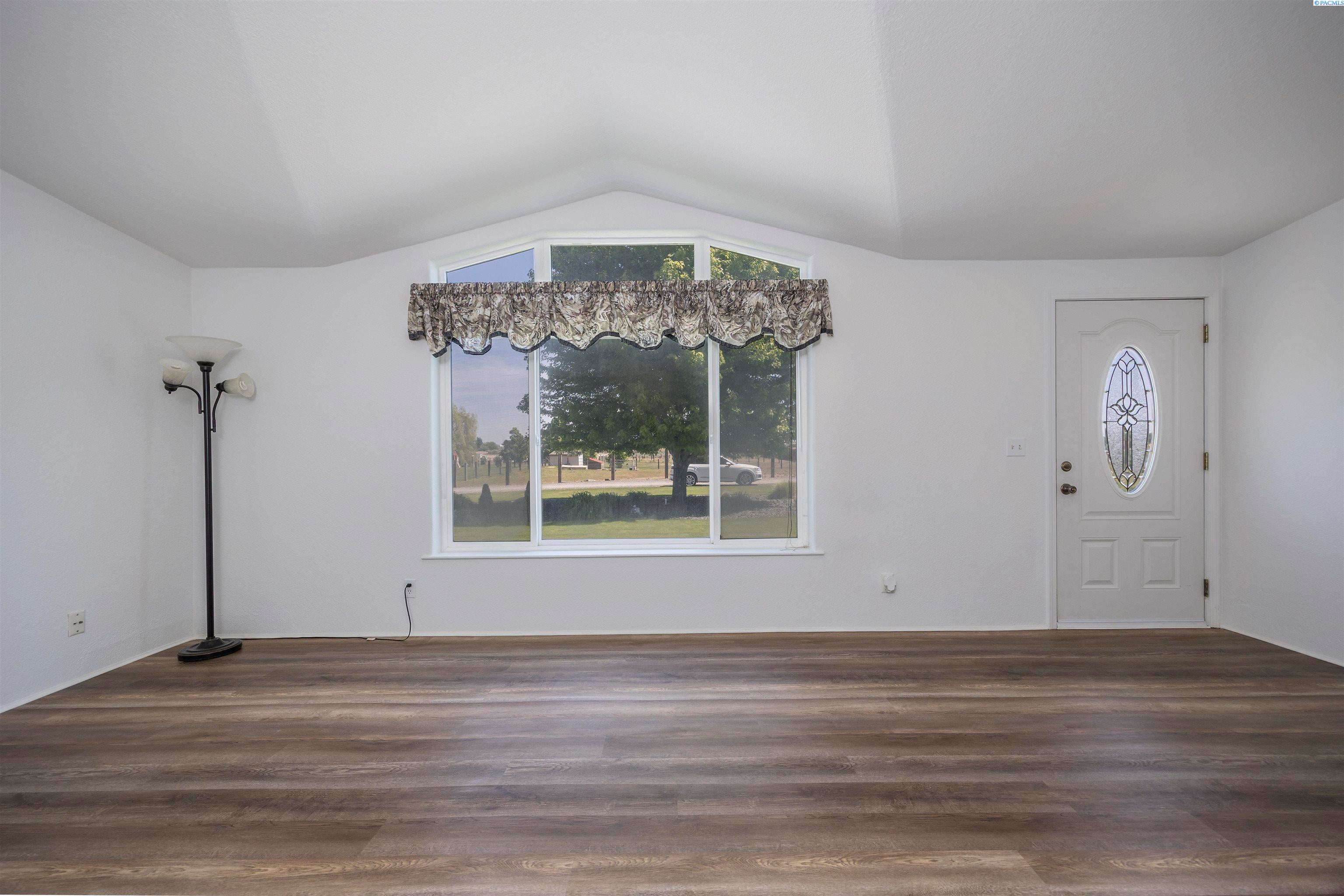 Benton City, Washington, 99320, United States, 3 Bedrooms Bedrooms, ,2 BathroomsBathrooms,Residential,For Sale,1983033