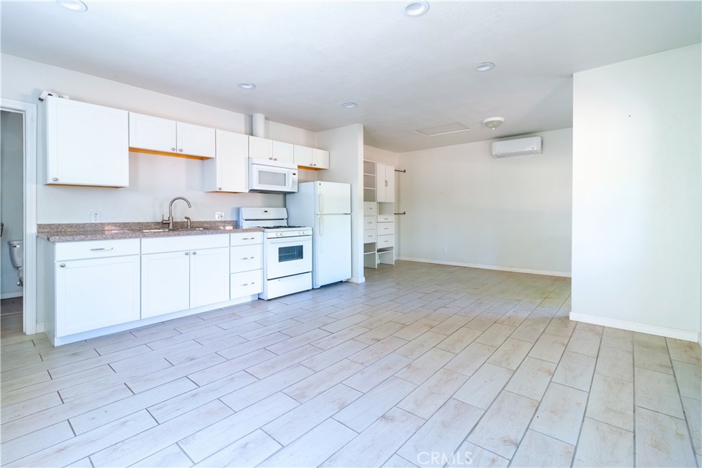 Lancaster, California, 93534, United States, ,Residential,For Sale,1904351