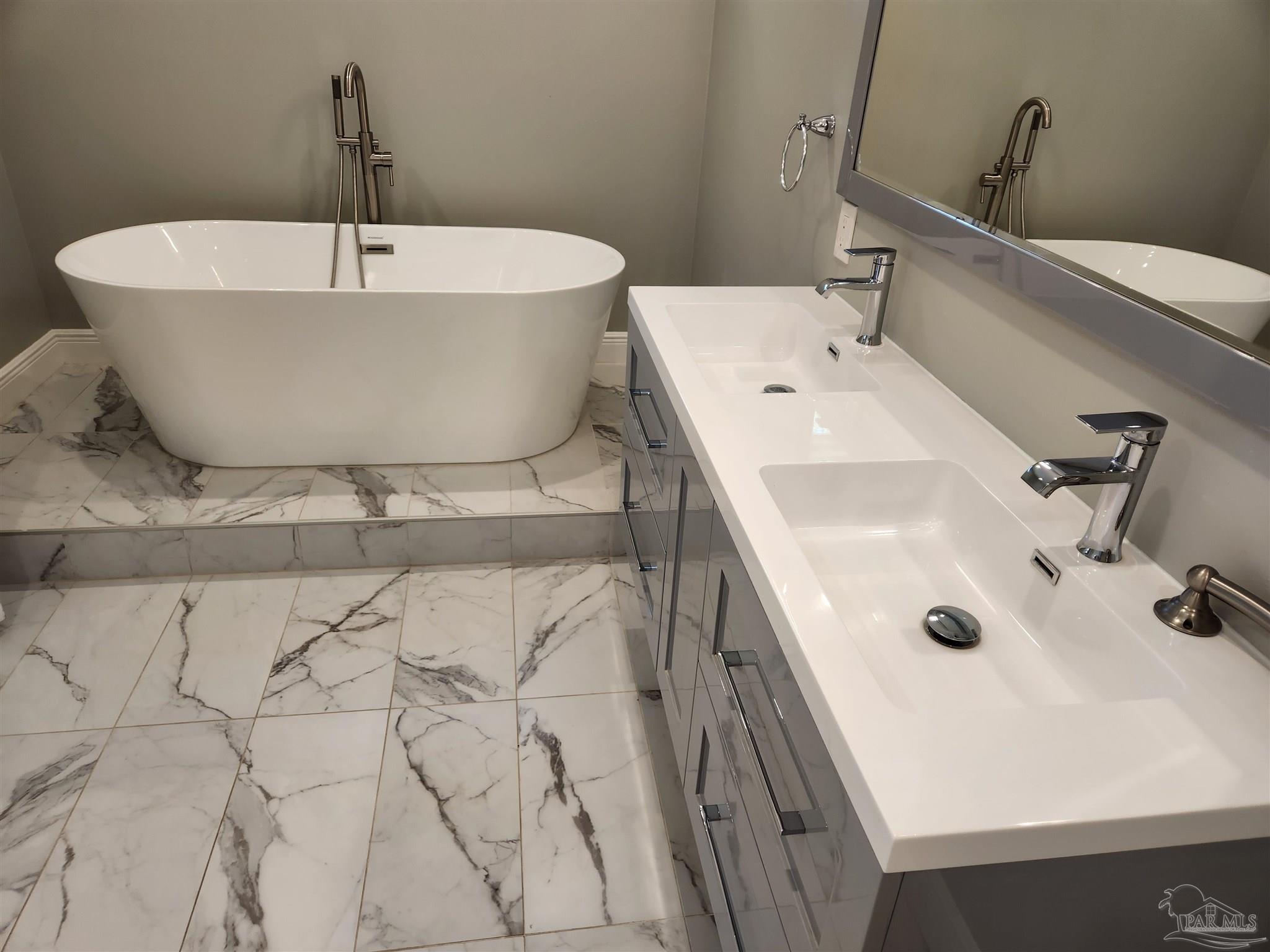 Pensacola, Florida, 32503, United States, 3 Bedrooms Bedrooms, ,2 BathroomsBathrooms,Residential,For Sale,1918178