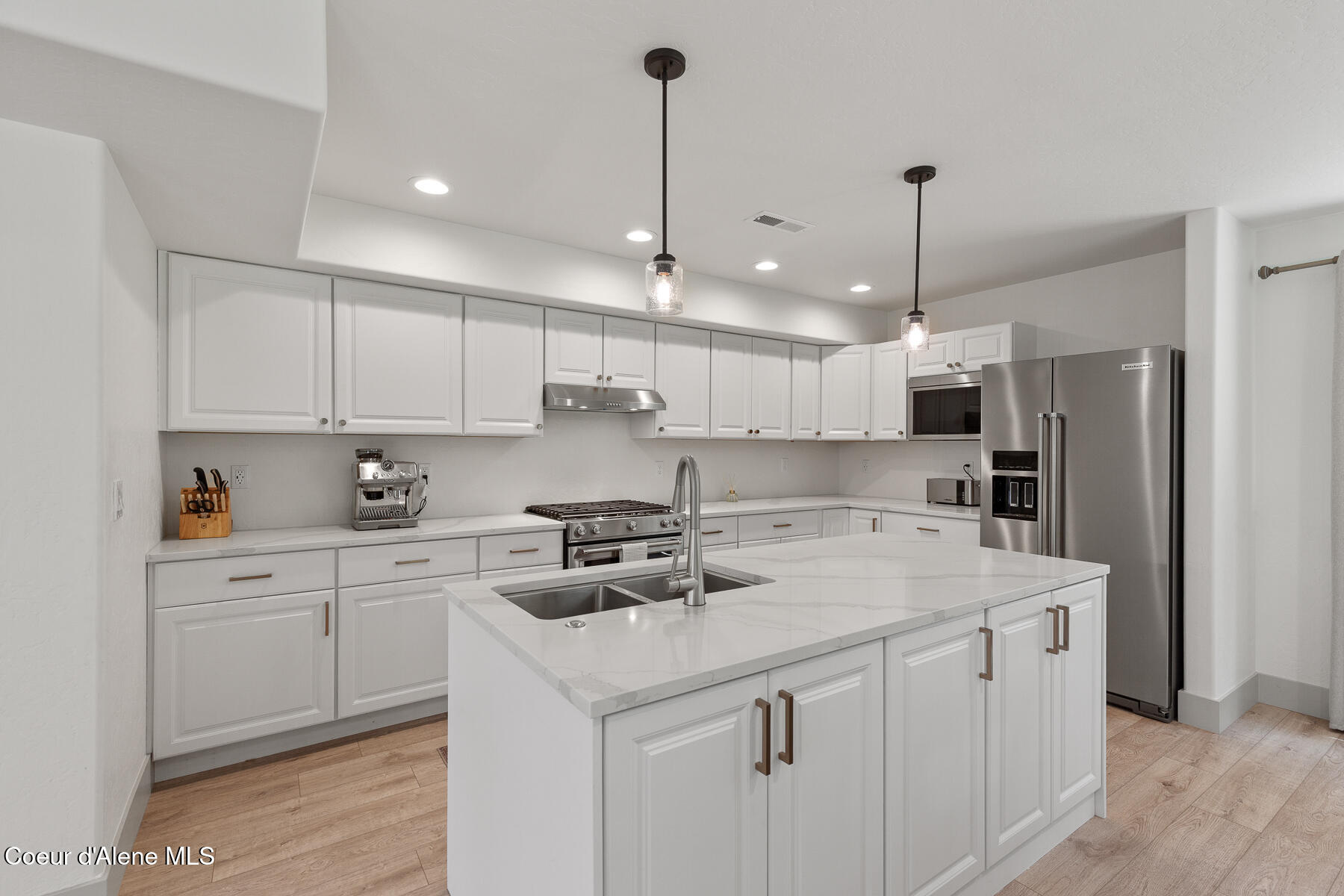 Coeur d'Alene, Idaho, 83814, United States, 3 Bedrooms Bedrooms, ,2 BathroomsBathrooms,Residential,For Sale,2049442