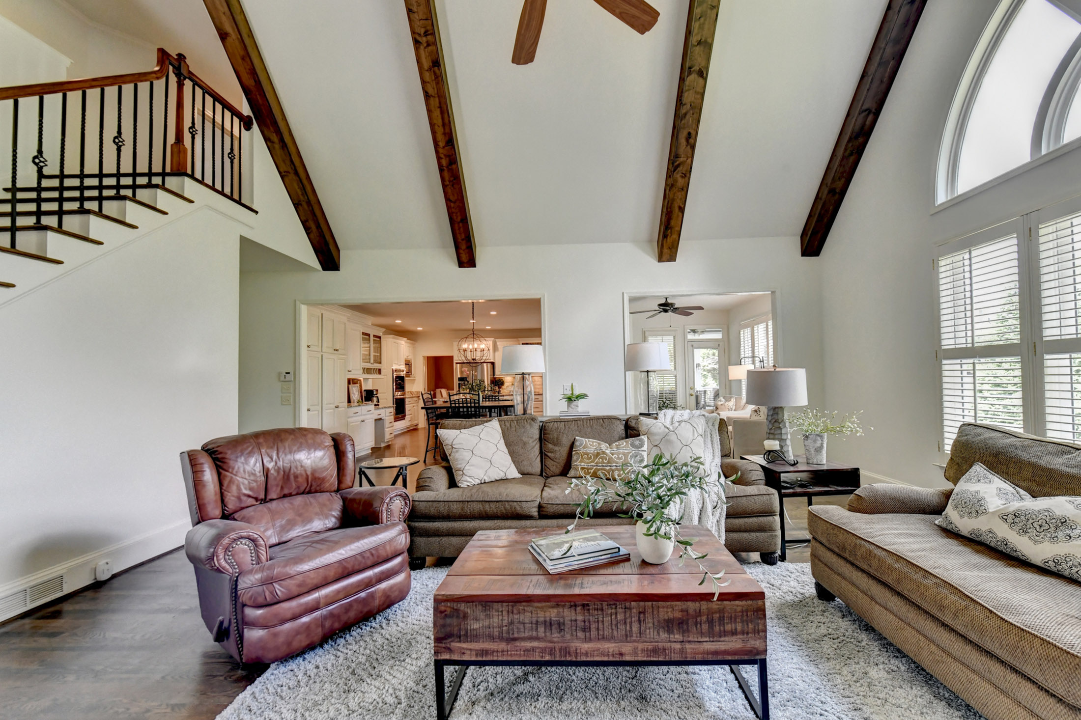  Stunning, Fully Renovated Glen Abbey Home Nestled in the Heart of Alpharetta - 物件實景
