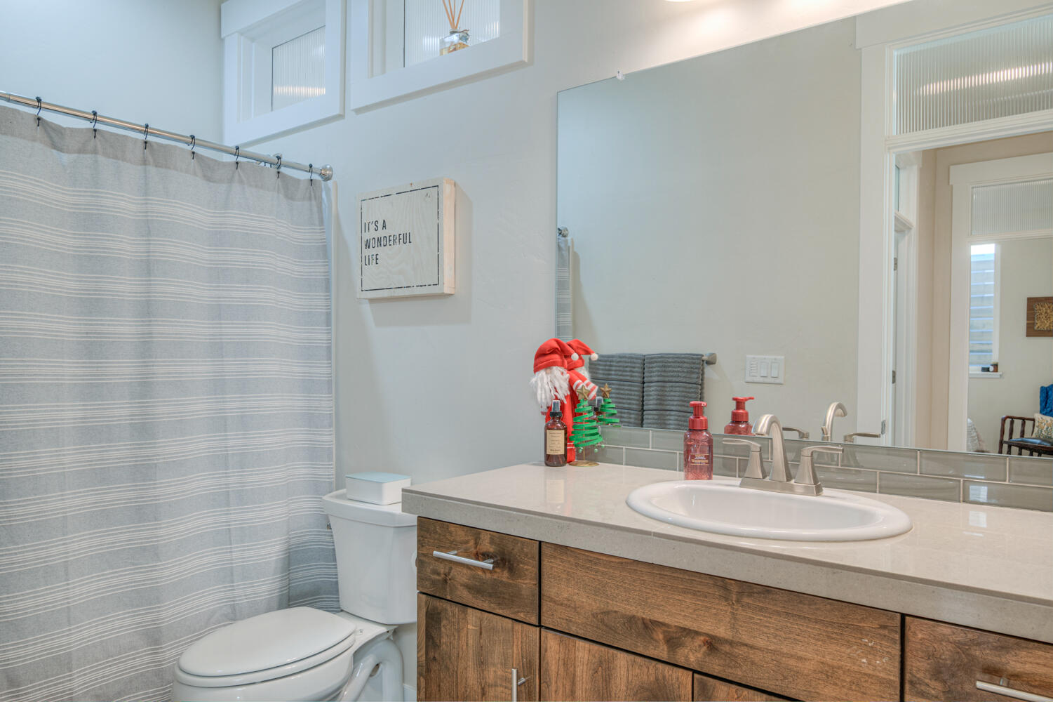 Bend, Oregon, 97703, United States, 3 Bedrooms Bedrooms, ,2 BathroomsBathrooms,Residential,For Sale,2005766