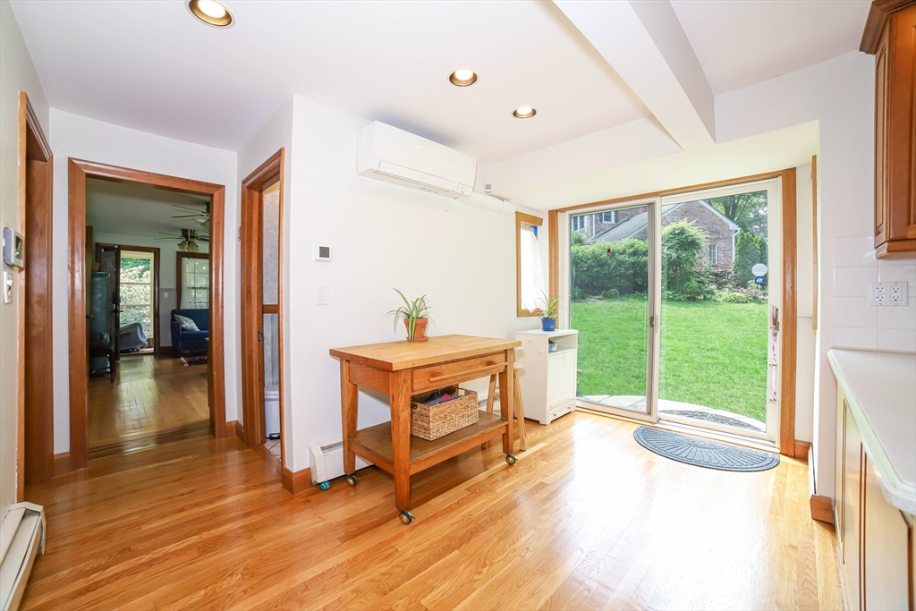 Worcester, Massachusetts, 01609, United States, 5 Bedrooms Bedrooms, ,4 BathroomsBathrooms,Residential,For Sale,1907639