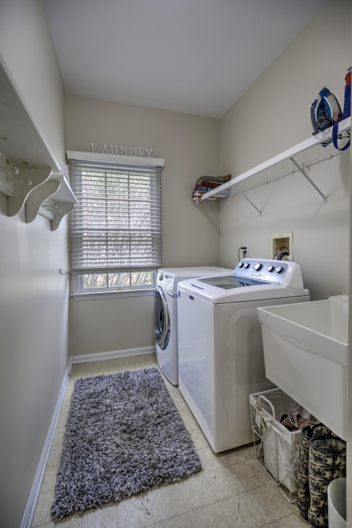  Thoughtfully Designed Living Space Balances Luxury and Everyday Functionality - 物件實景