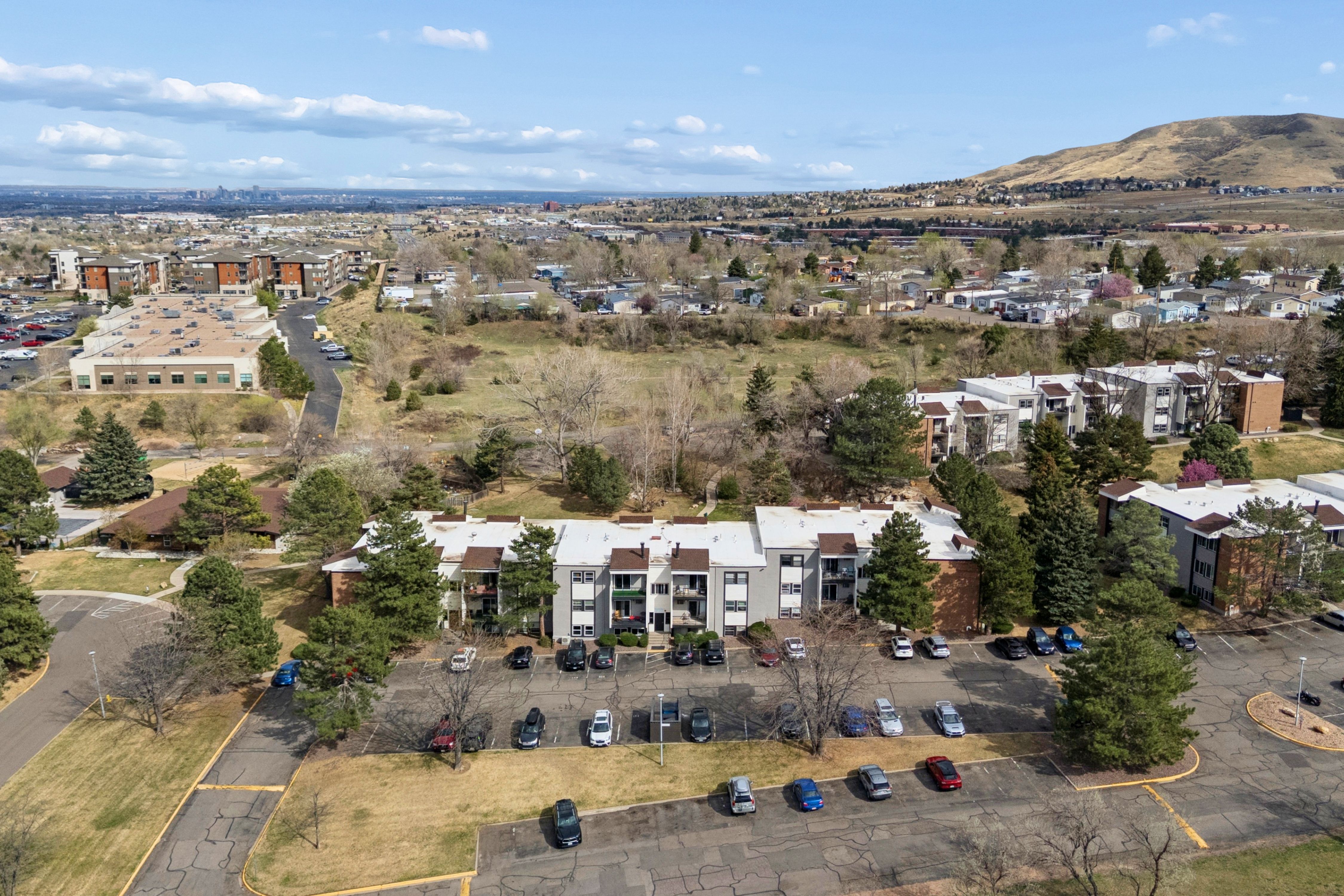  Move-In Ready Condo In Prime Golden Location - 物件實景