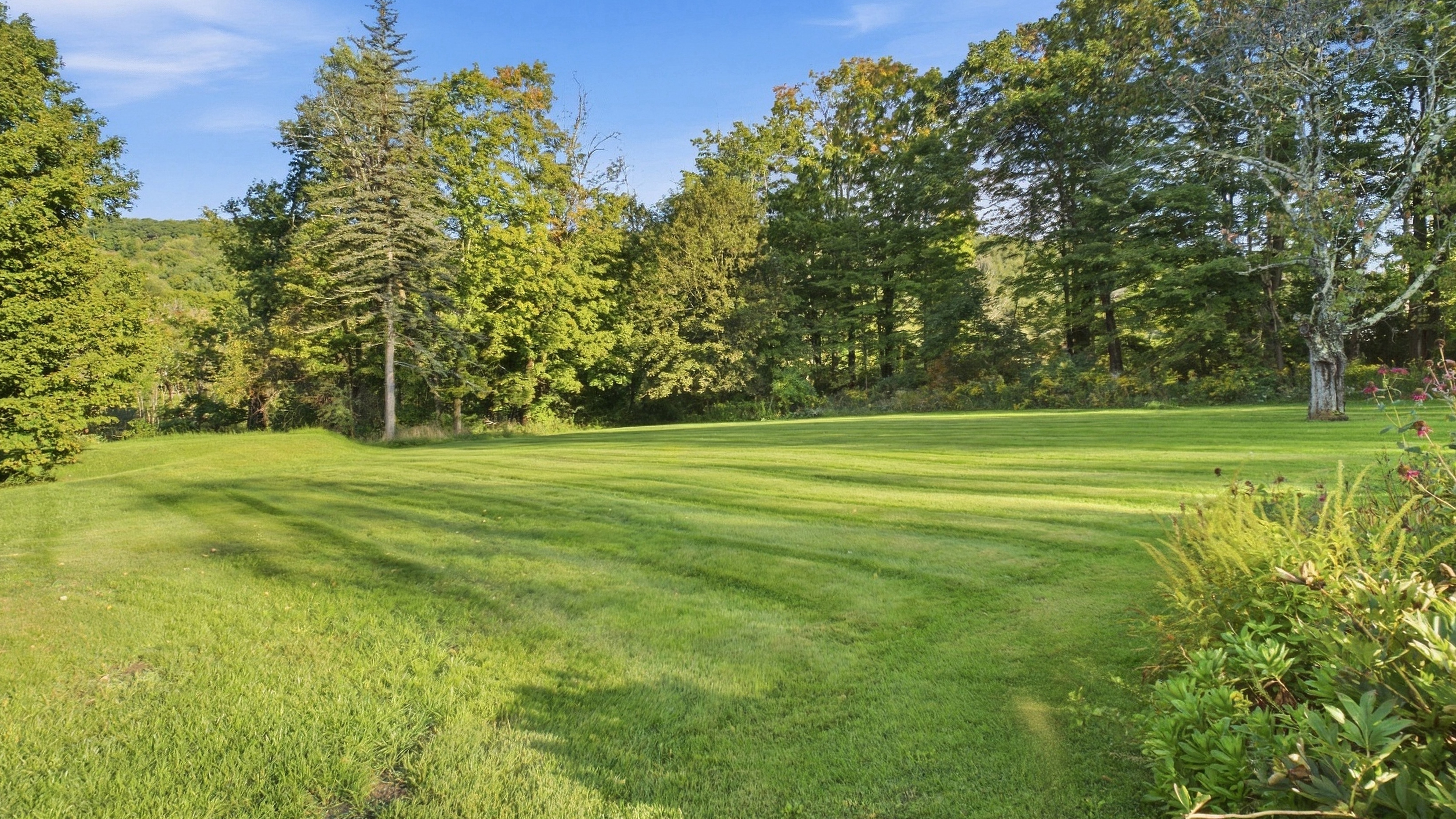  Richmond Estate Near Tanglewood: 5+ Acres, Pond Access, & Bonus Suite - 物件實景