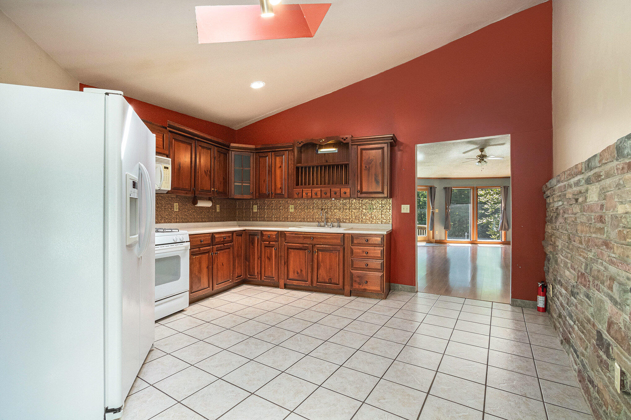 Bangor, Michigan, 49013, United States, 3 Bedrooms Bedrooms, ,2 BathroomsBathrooms,Residential,For Sale,1930428