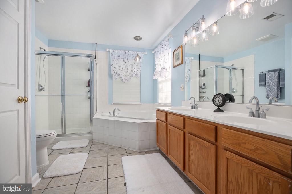 Fredericksburg, Virginia, 22406, United States, 4 Bedrooms Bedrooms, ,3 BathroomsBathrooms,Residential,For Sale,1934657