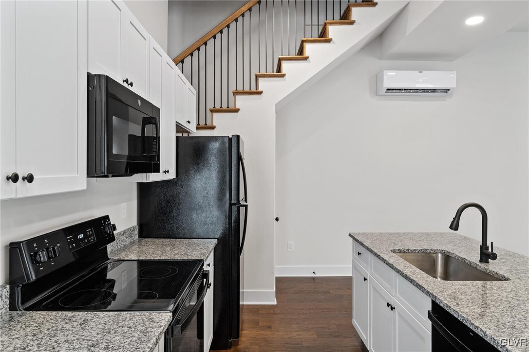 Allentown City, Pennsylvania, 18109, United States, 5 Bedrooms Bedrooms, ,5 BathroomsBathrooms,Residential,For Sale,1759200