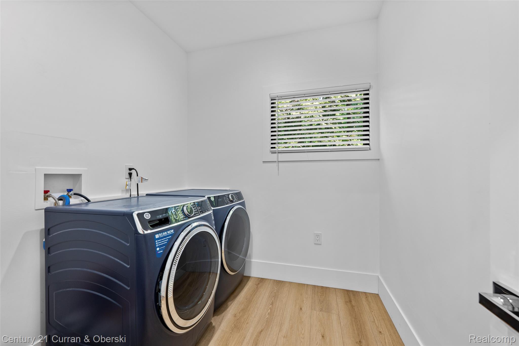 Farmington, Michigan, 48334, United States, 7 Bedrooms Bedrooms, ,8 BathroomsBathrooms,Residential,For Sale,1980731