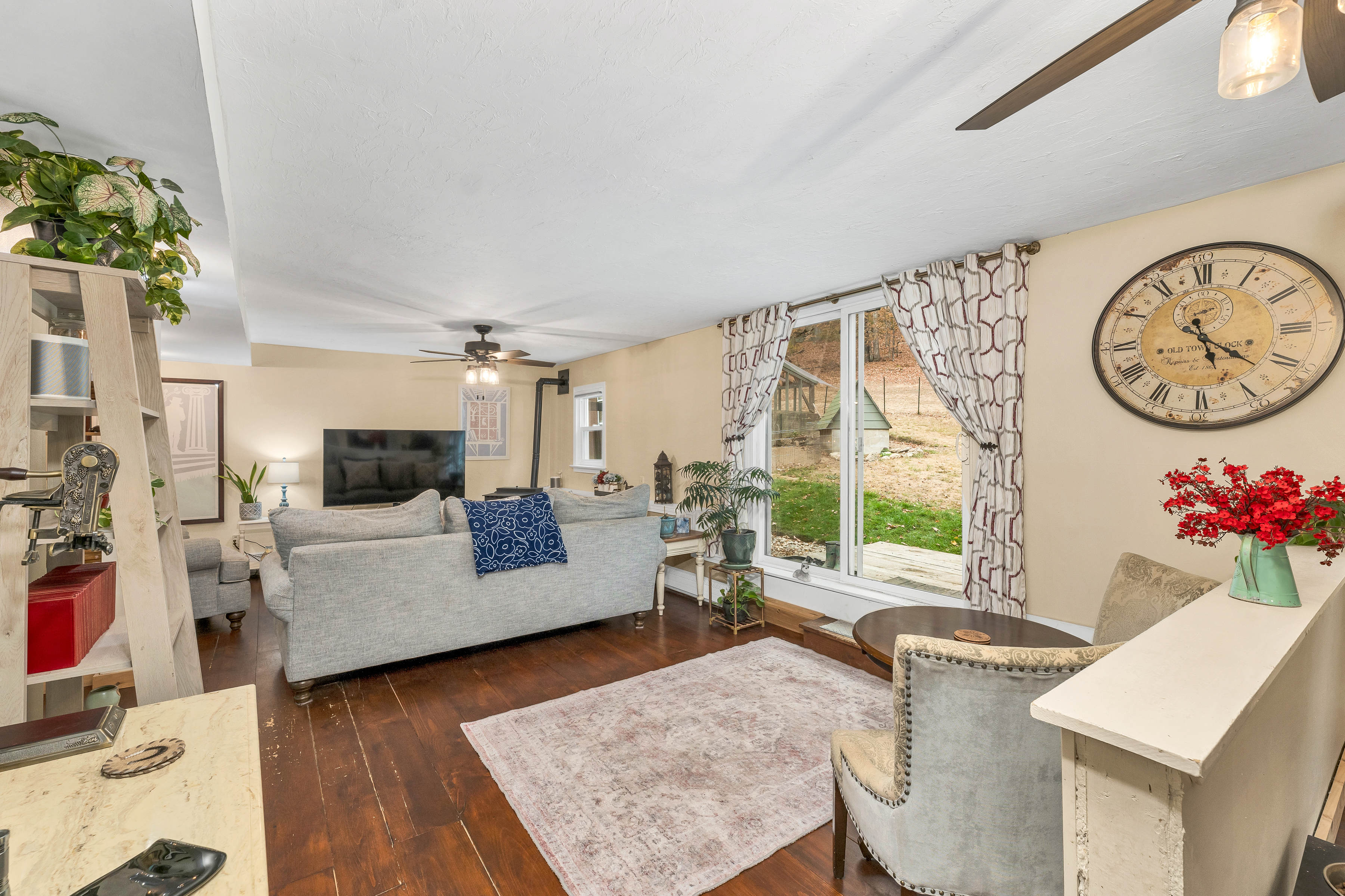 New Hampton, New Hampshire, 03256, United States, 3 Bedrooms Bedrooms, ,2 BathroomsBathrooms,Residential,For Sale,1976392