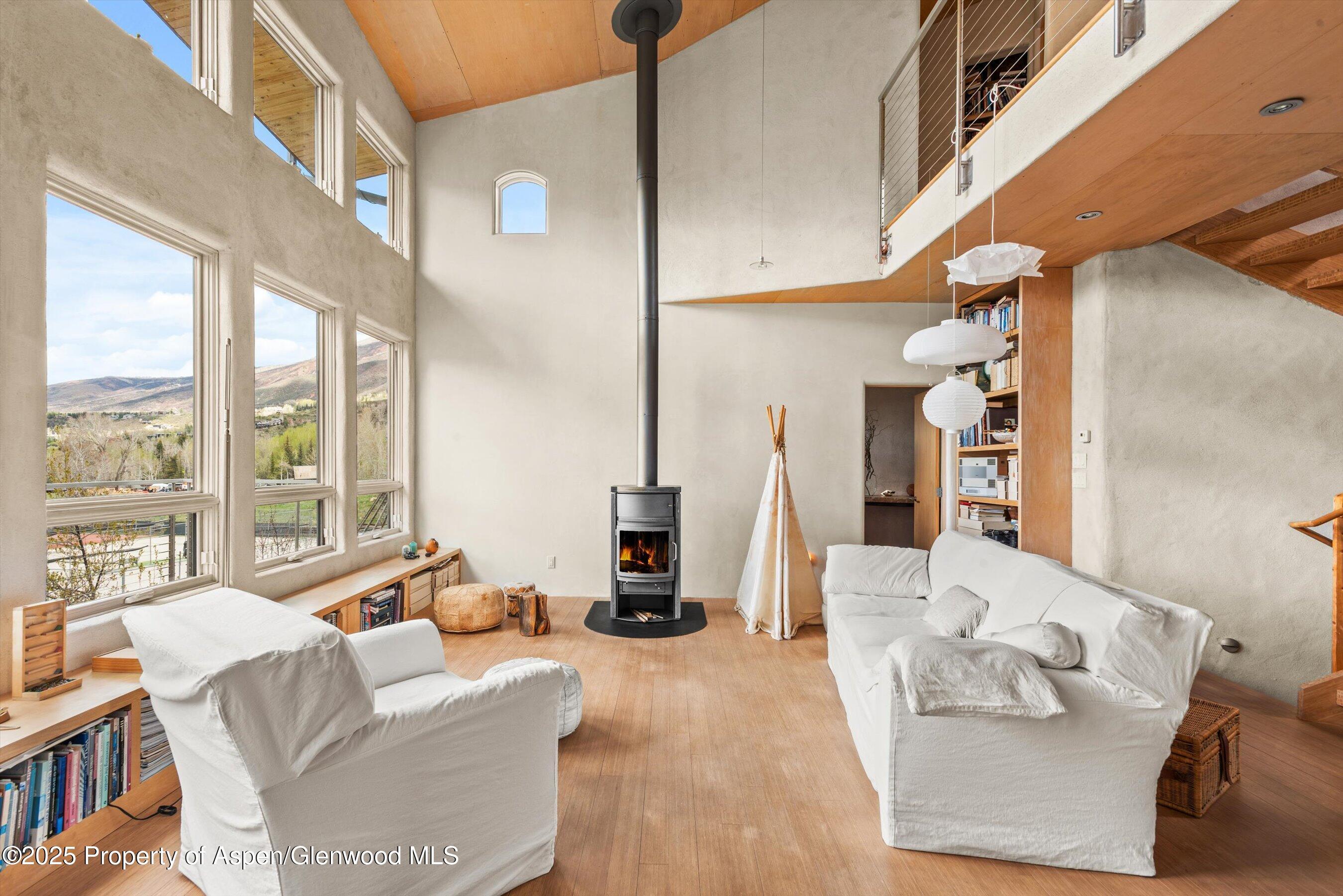 Aspen, Colorado, 81611, United States, 3 Bedrooms Bedrooms, ,4 BathroomsBathrooms,Residential,For Sale,1828364