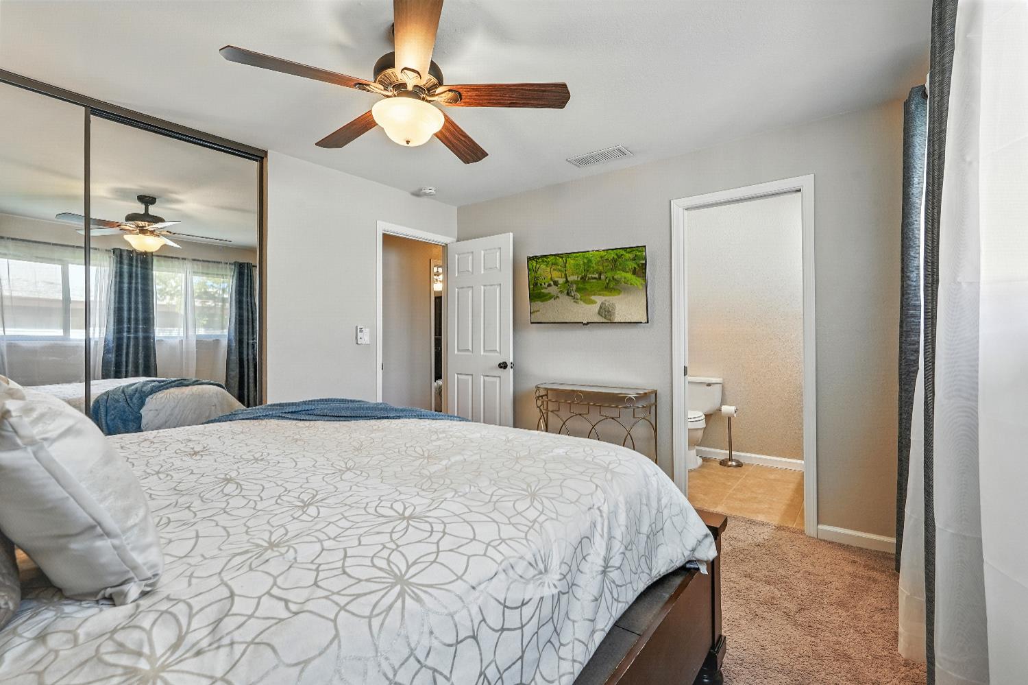 Sacramento, California, 95841, United States, 4 Bedrooms Bedrooms, ,2 BathroomsBathrooms,Residential,For Sale,1924634