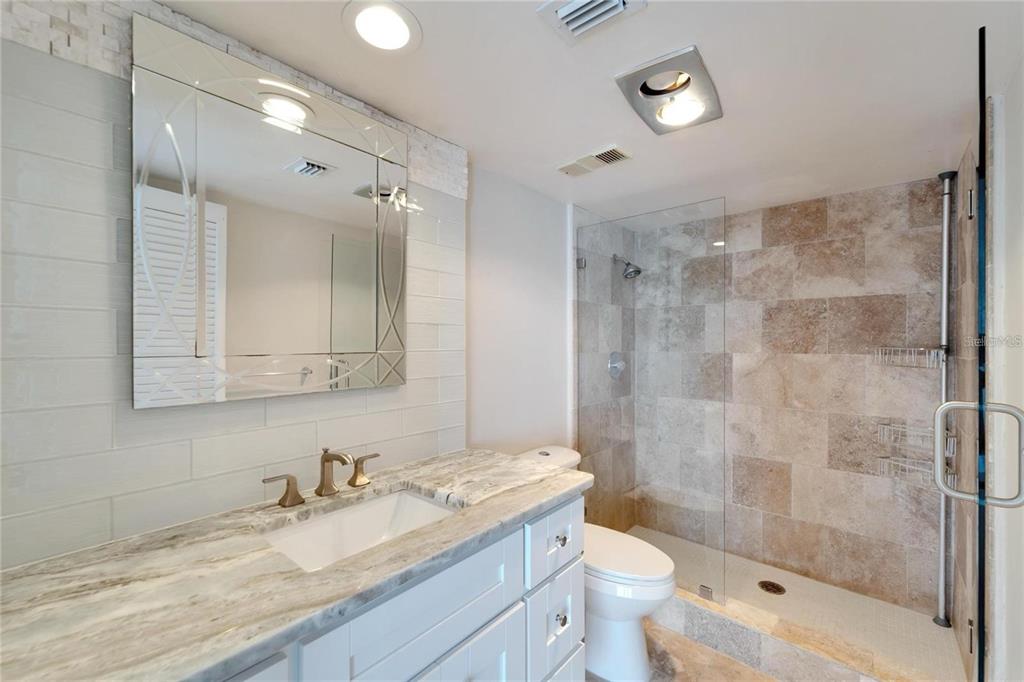 Tampa, Florida, 33629, United States, 2 Bedrooms Bedrooms, ,2 BathroomsBathrooms,Residential,For Sale,1993364