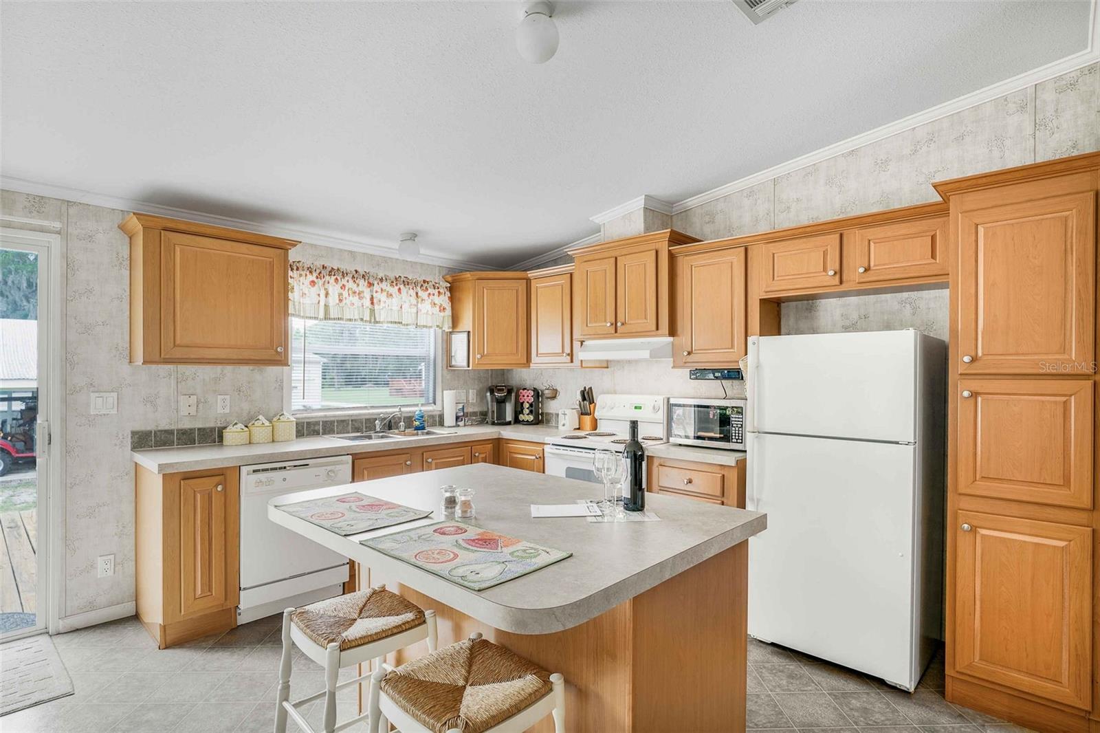 DUNNELLON, Florida, 34431, United States, 15 Bedrooms Bedrooms, ,10 BathroomsBathrooms,Residential,For Sale,1829538