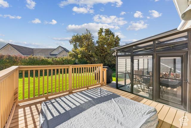 Layton, Utah, 84040, United States, 5 Bedrooms Bedrooms, ,4 BathroomsBathrooms,Residential,For Sale,1992771